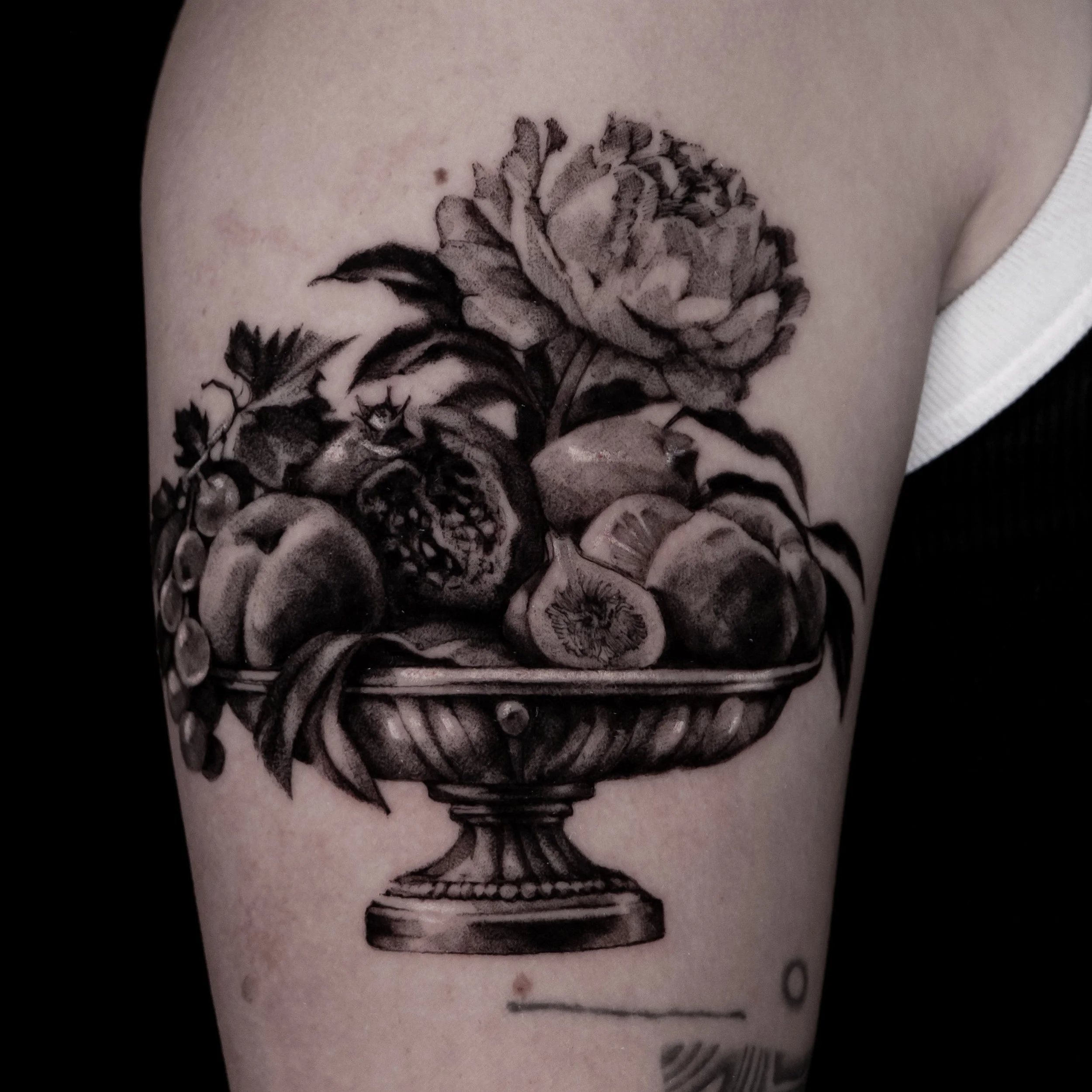 Custom Dutch still life ✨ Would love to do more like this
Booking in San Francisco and Portland OR for November is open
Catalogue and booking link in bio

#stilllifetattoo #arttattoo #floraltattoo #sanfranciscotattoo #portlandtattoo