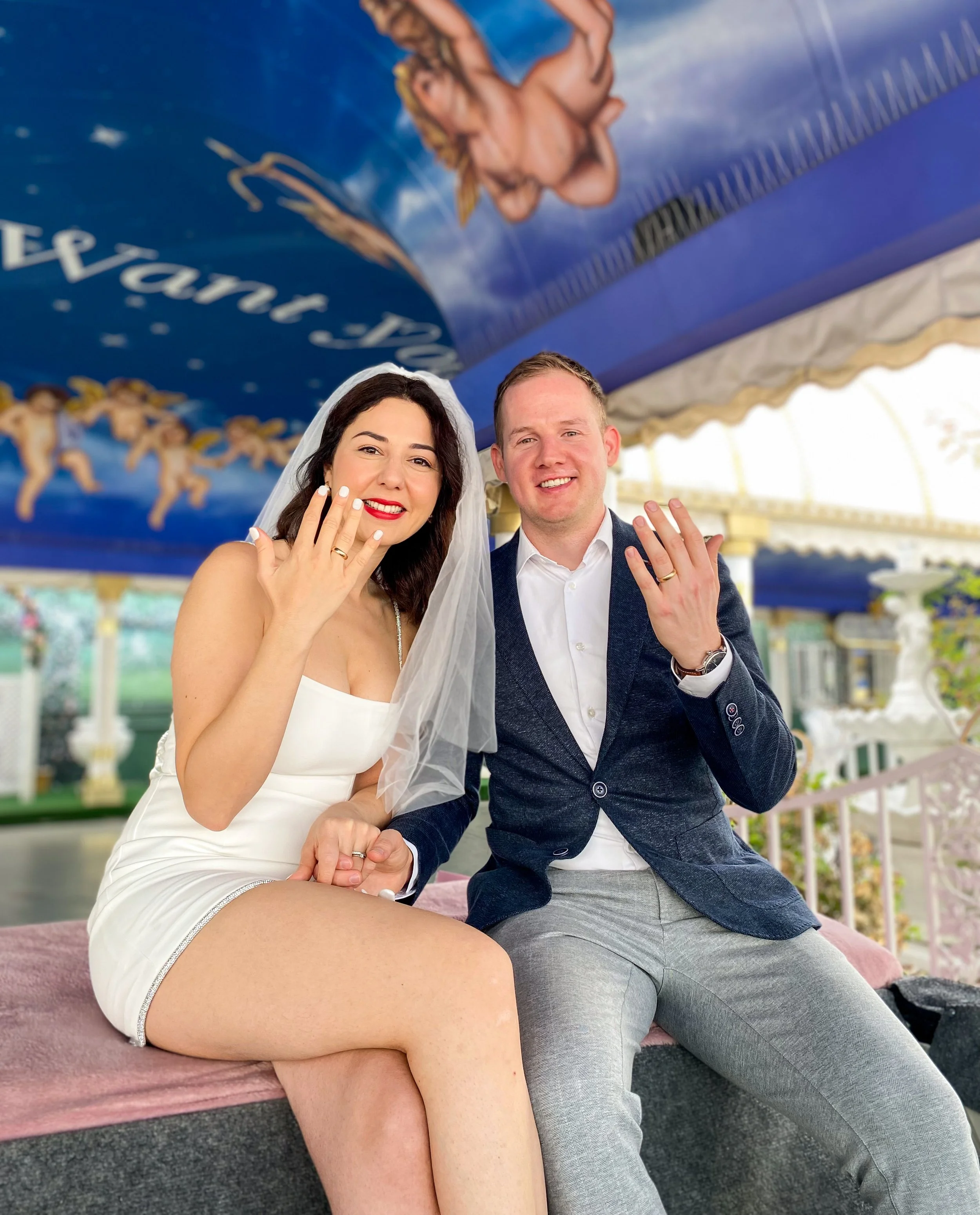 A Romantic Vow Renewal at A Little White Wedding Chapel in Las Vegas