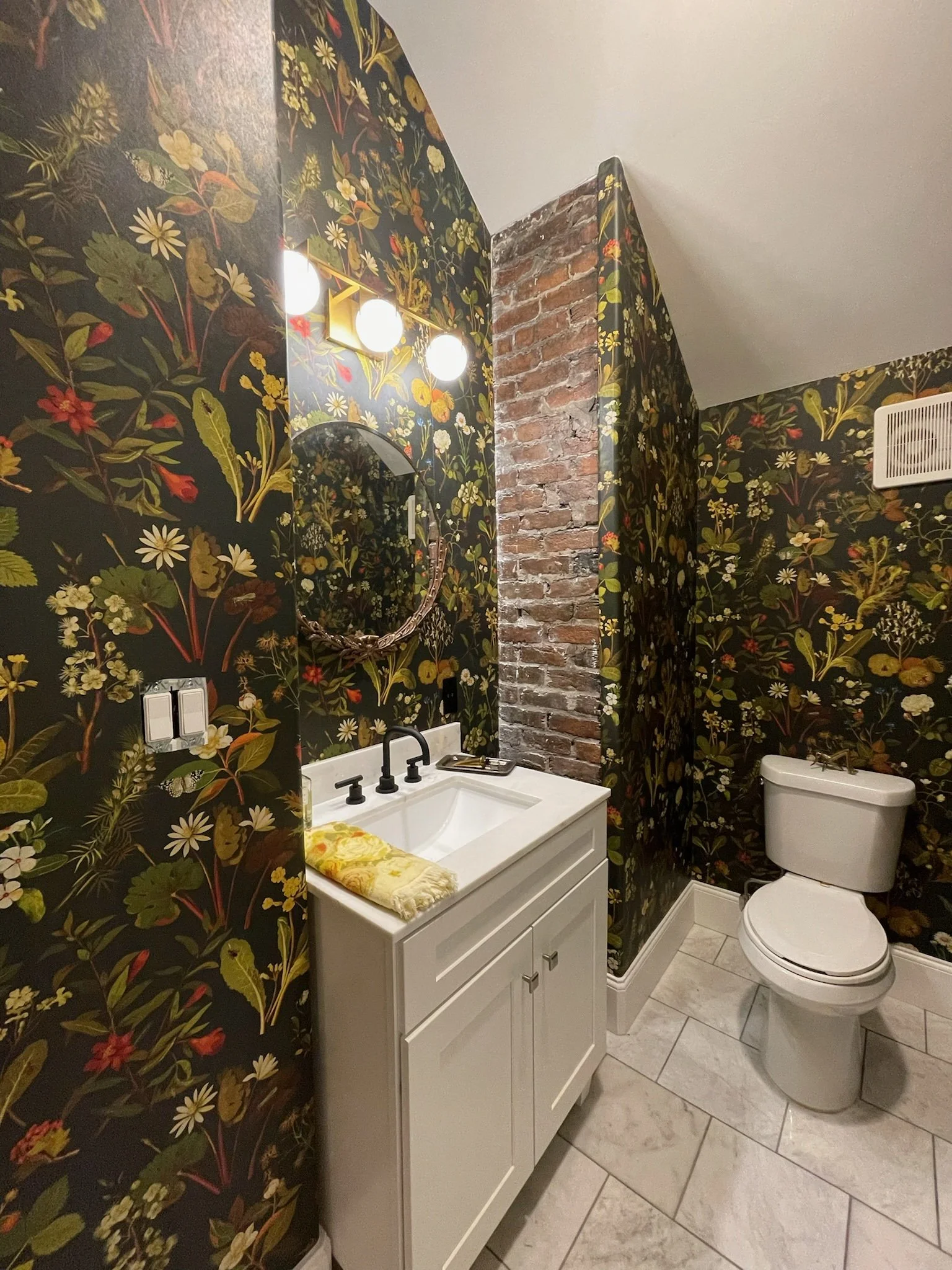 Old North Knoxville Wallpaper Installation
