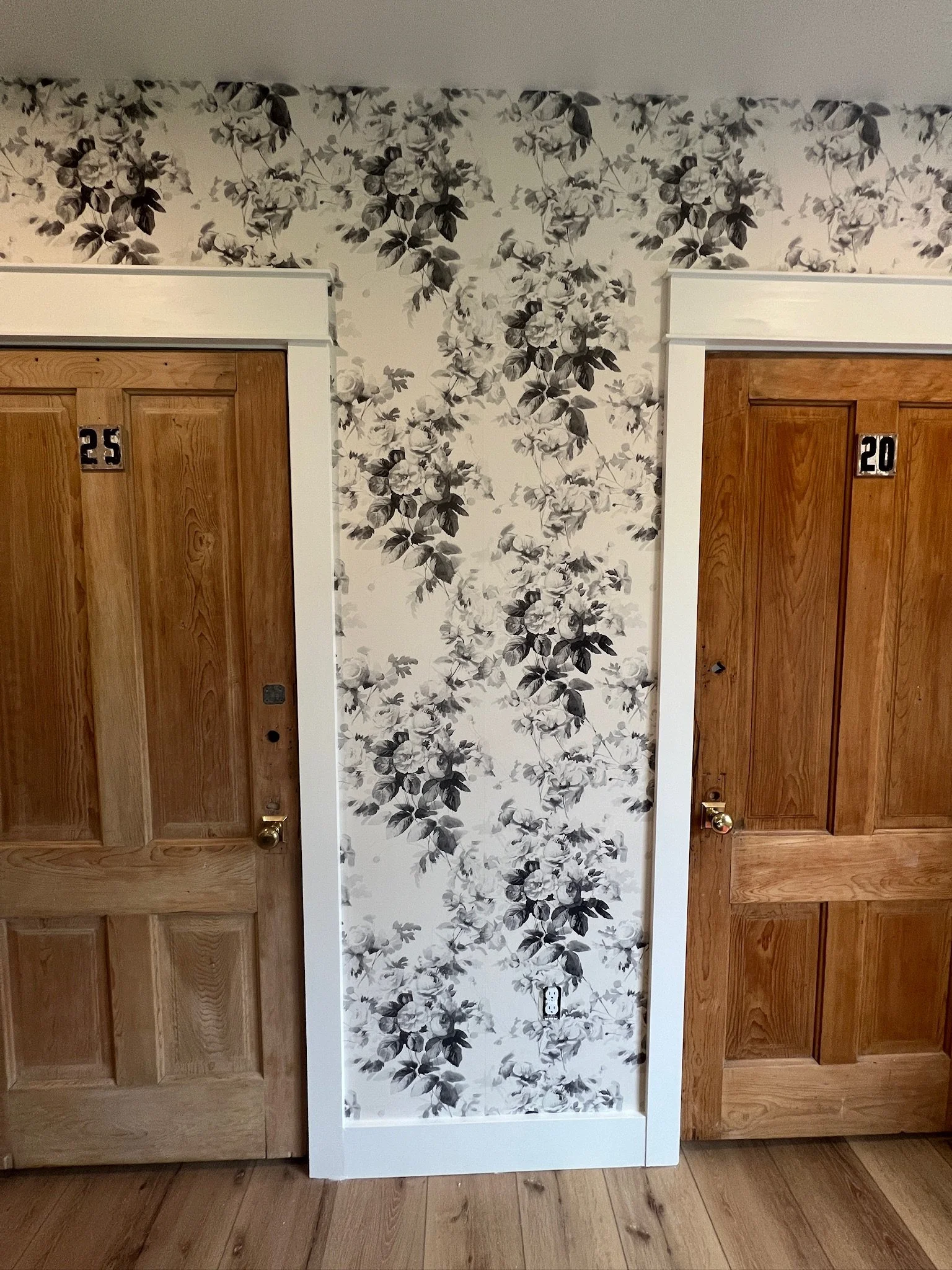 Concord Knoxville Wallpaper Installation
