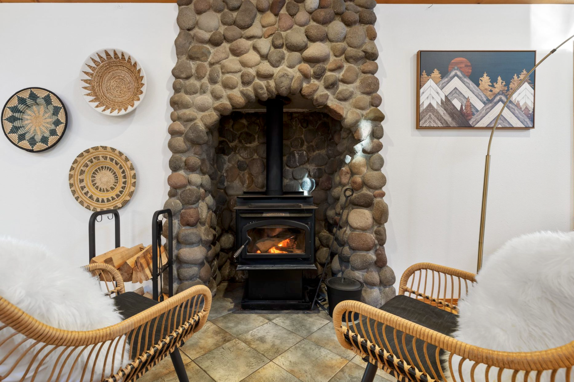 Fire place in living area 1.png