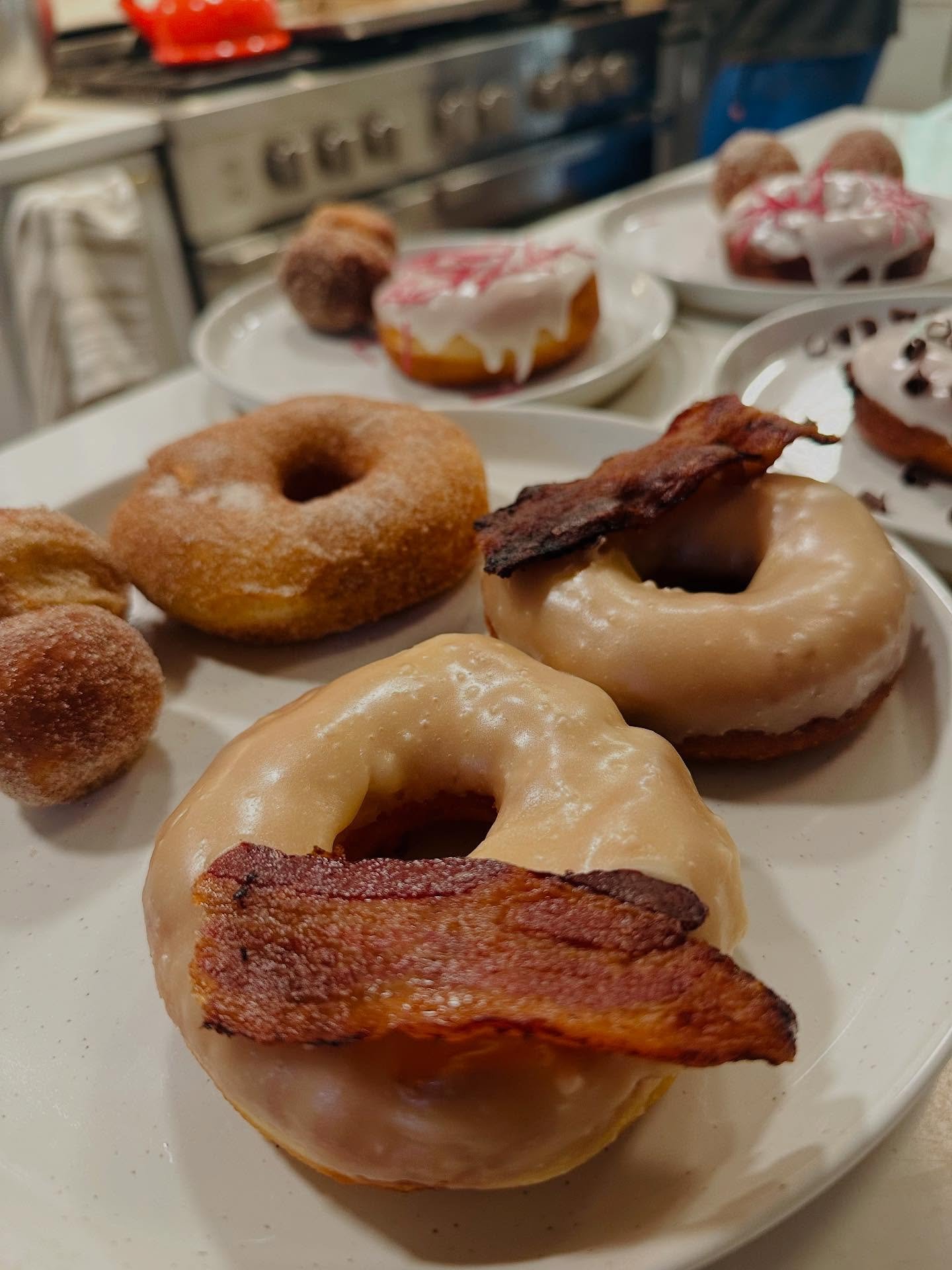 Friends &amp; Doughnuts

#donutsofinstagram #doughnuts #maplebacon #chocolatecream