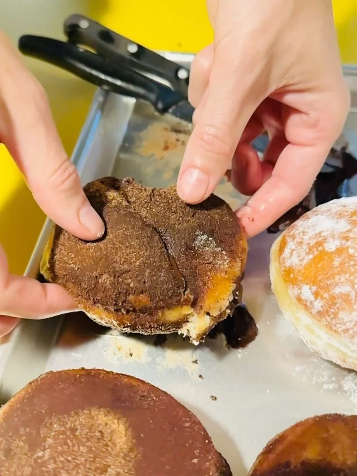 Weekend getaway with friends isn&rsquo;t complete without some doughnuts from the @adoughnutsociety 

Chocolate Ganache
Lemon Curd
Glazed

#donuts #donutsofinstagram #sundaysareforthesociety