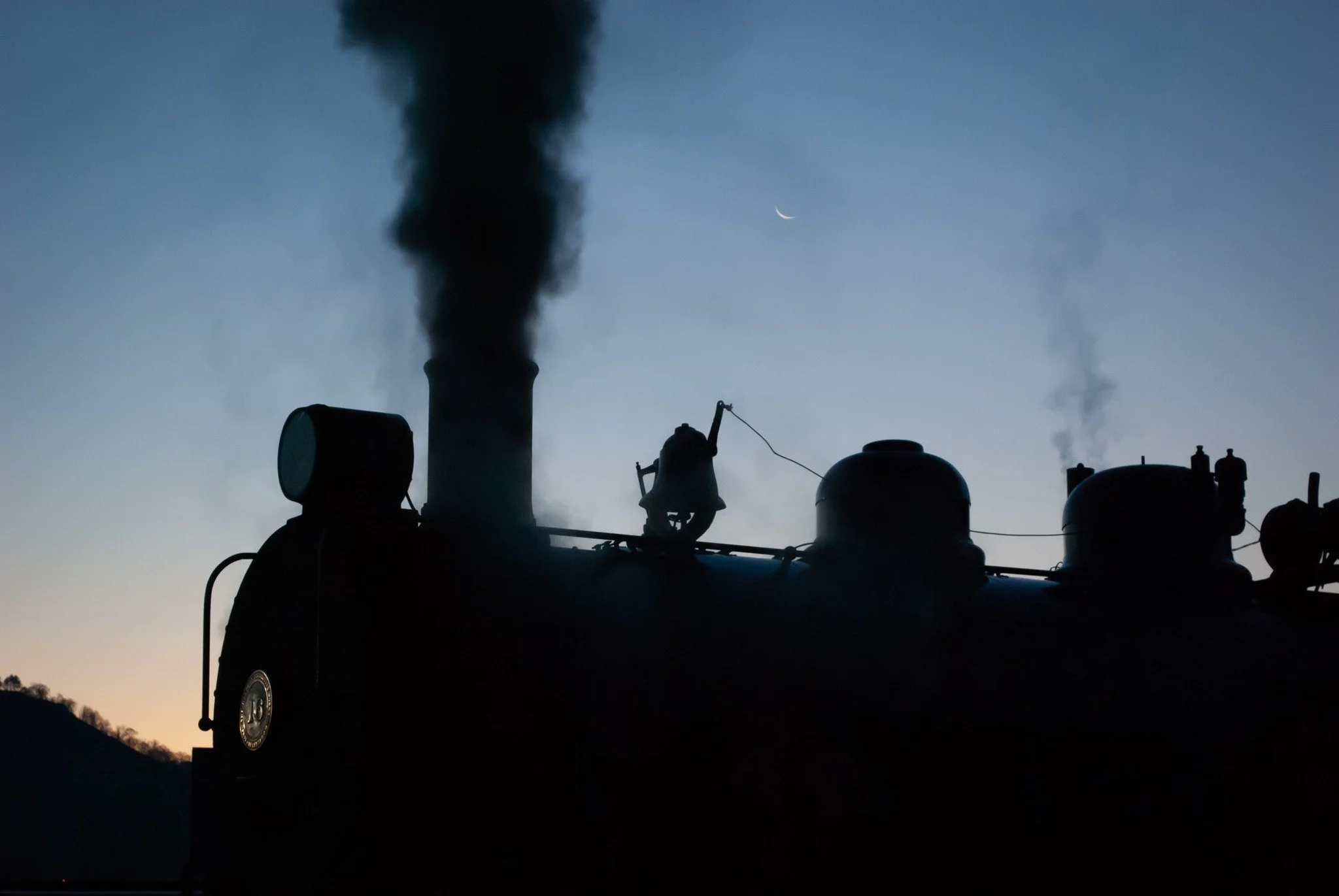 East Broad Top No. 16 steams up at dawn during a Dynamo Productions photo charter. Simon Miller photo.