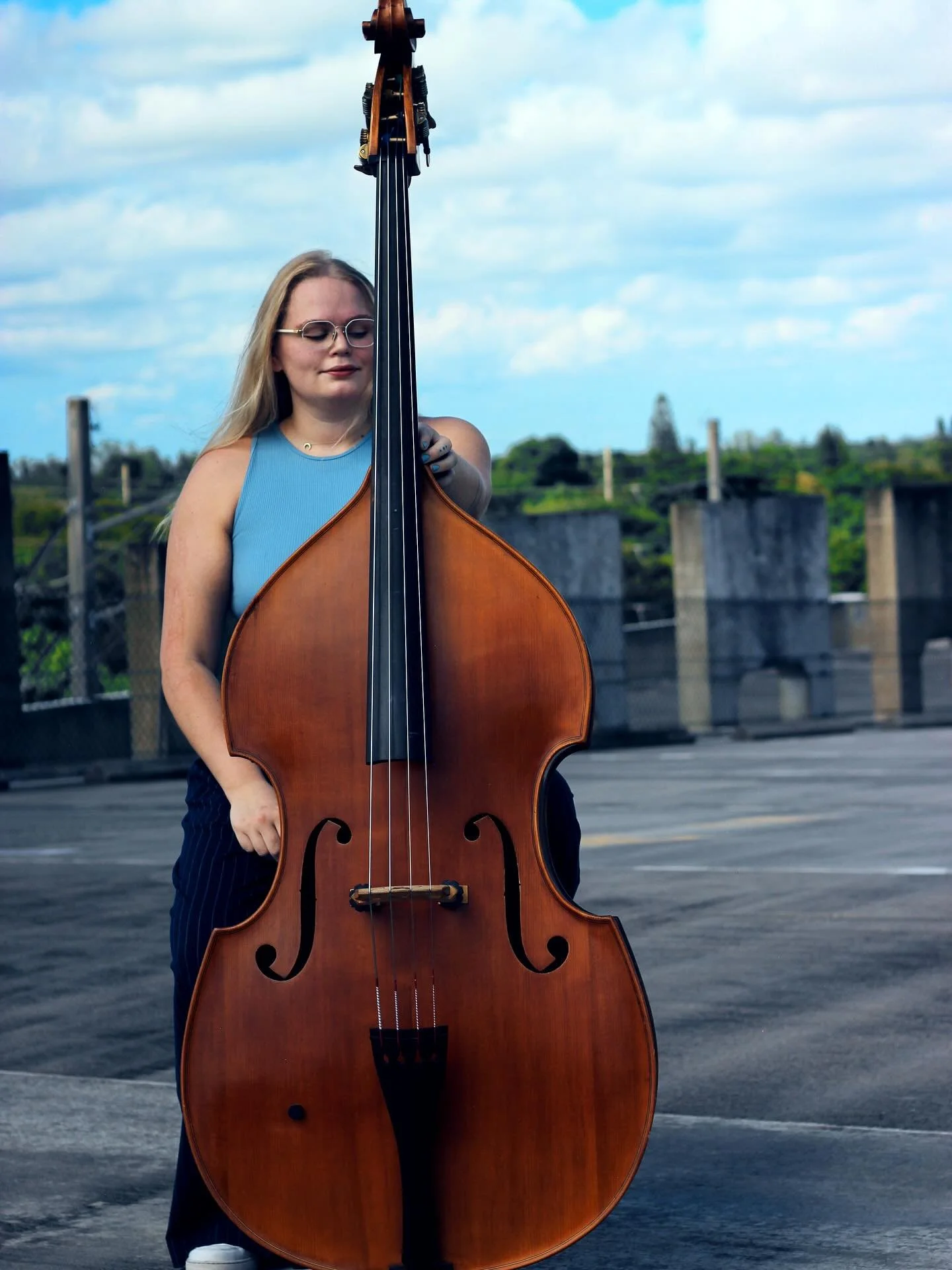 Took some new photos a bit ago but now that it&rsquo;s a little cooler outside I may have to do this again! 📸

#doublebass #musician #photographer #headshot #miami