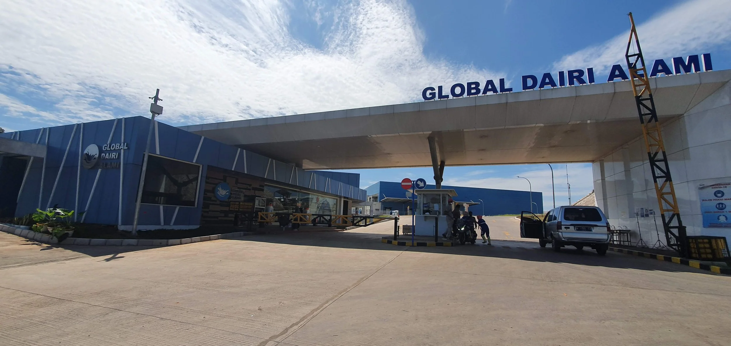 Global Dairi Alami - Pintu Masuk & Kantor