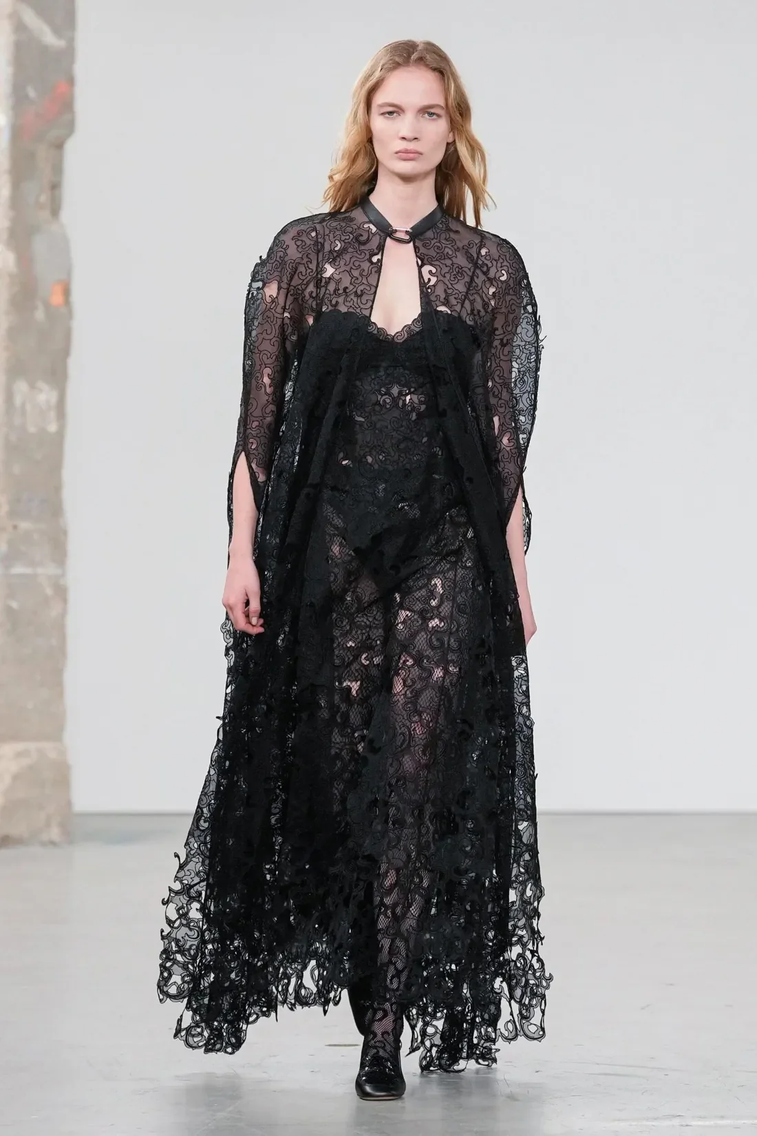 Gabriela-Hearst-Fall-Winter-2025-Paris-Fashion-Week-38.webp