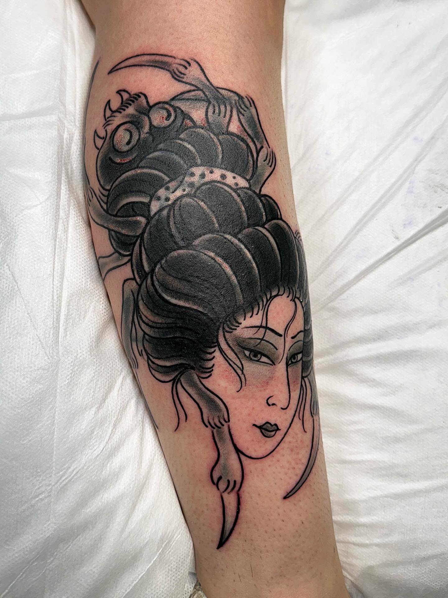 Stoked on this coverup I got to do today for @ashlarjewett! Swipe for the before 👀