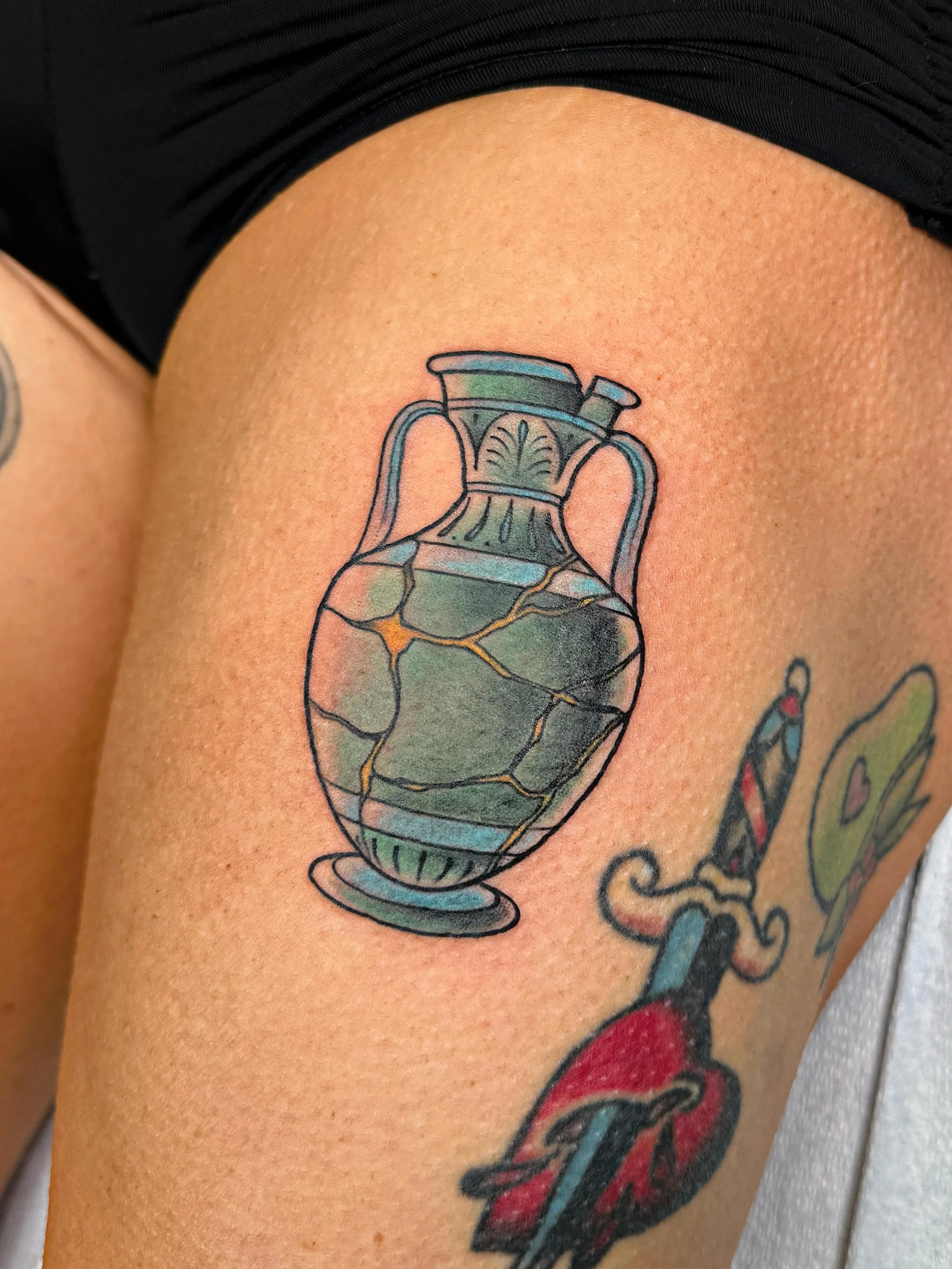 Kintsugi vase from my wannados on @shemissprinted! 🖤🏺