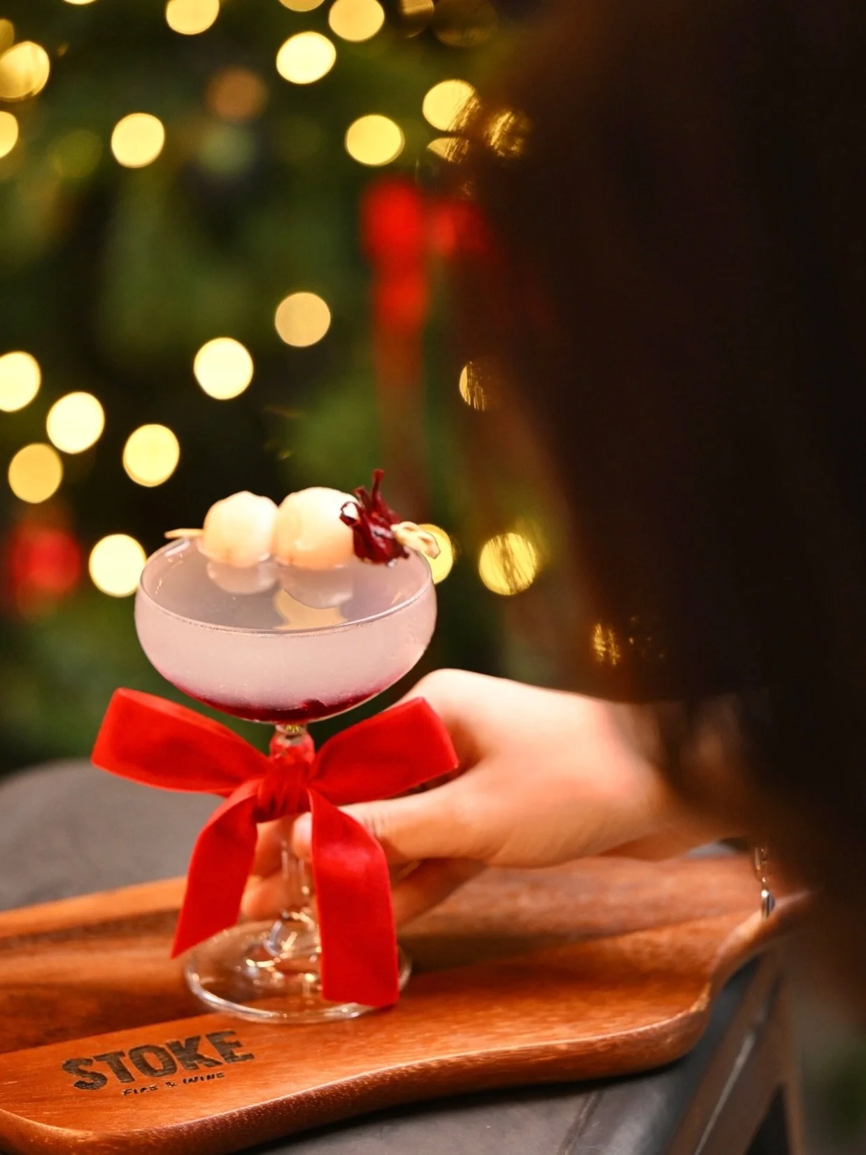 We&rsquo;re getting everything ready for Christmas 🎄✨👀
Come join us at STOKE for fire-led cooking, festive specials, and holiday drinks #stokebangkok 

🕕 Open everyday from 11AM-midnight
✉️ DM or click link in bio for reservation