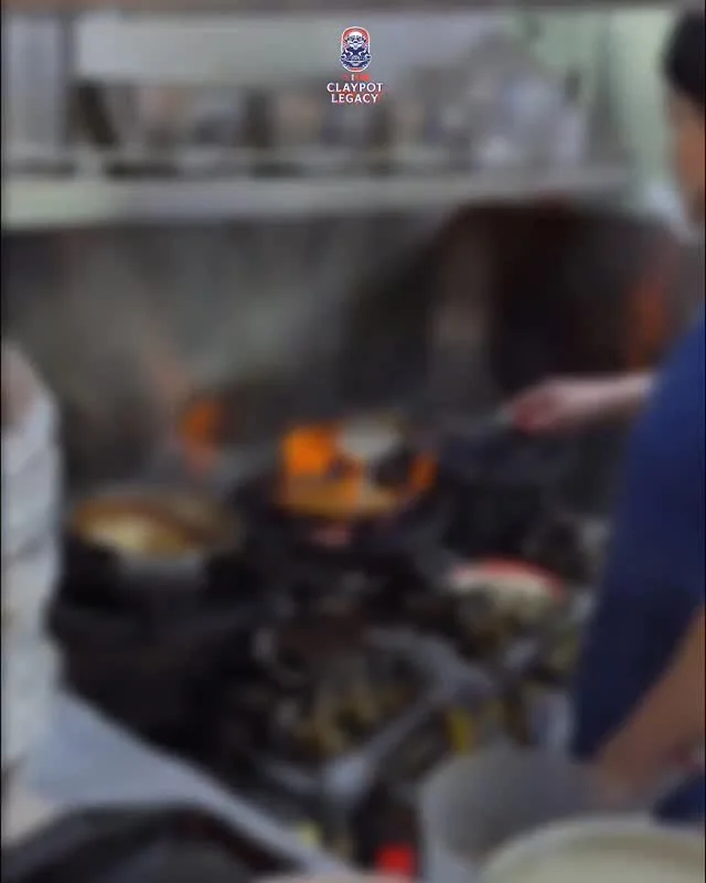 San Bei Ji has officially taken its permanent spot on our menu 🔥
There are also other new additions:
🥘 Nyonya Assam Fish
🌶️ Sambal Udang with Petai
🍤 Prawn with Glass Noodles
🥢 Claypot Mapo Tofu
Have you tried them?
#sgfoodie #LauWangClaypot