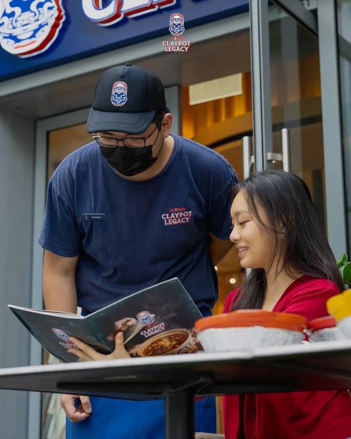 Milestones deserve more than candles — they deserve claypots at Lau Wang Claypot Legacy 🤪 
#sgfoodie #LauWangClaypot #sggoodfood #hungrygowheresg #eatbooksg