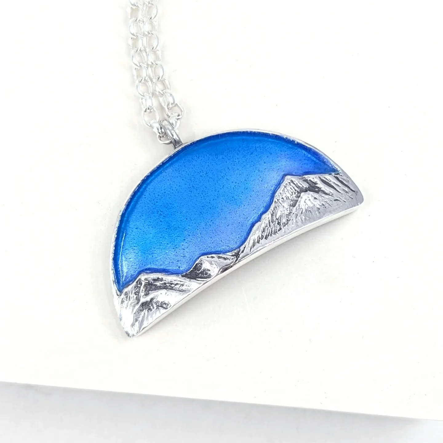 The Scottish Landscape series is now available on my website, plus there's a little archive sale happening there as well 👀 Link in the bio

#jewellery #enamel #enameljewellery #landscape #scotland #scotlandinspired