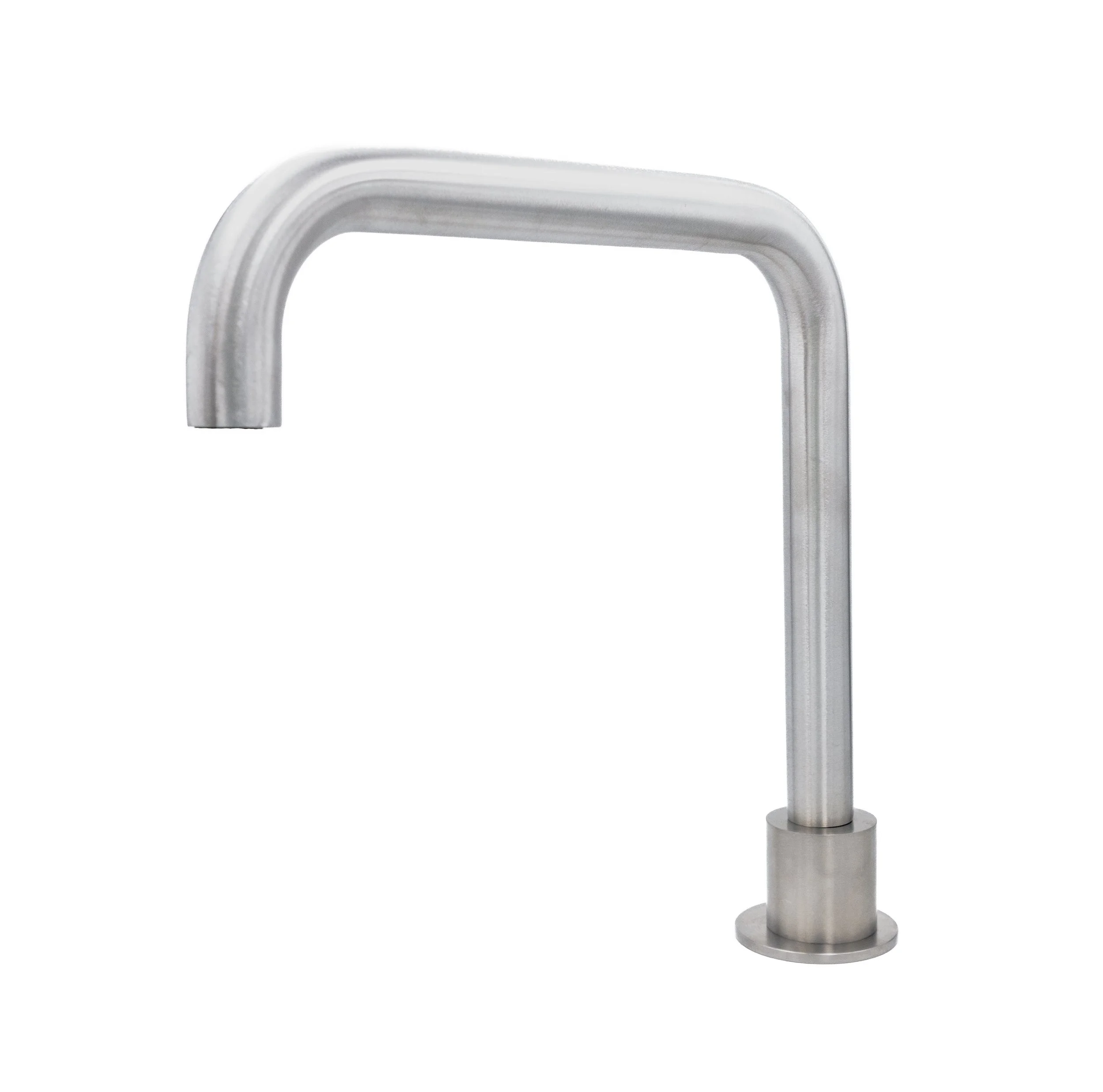 M1.A3.SP.S  Deck mounted washbasin spout square / Bica lavatório bancada quadrangular