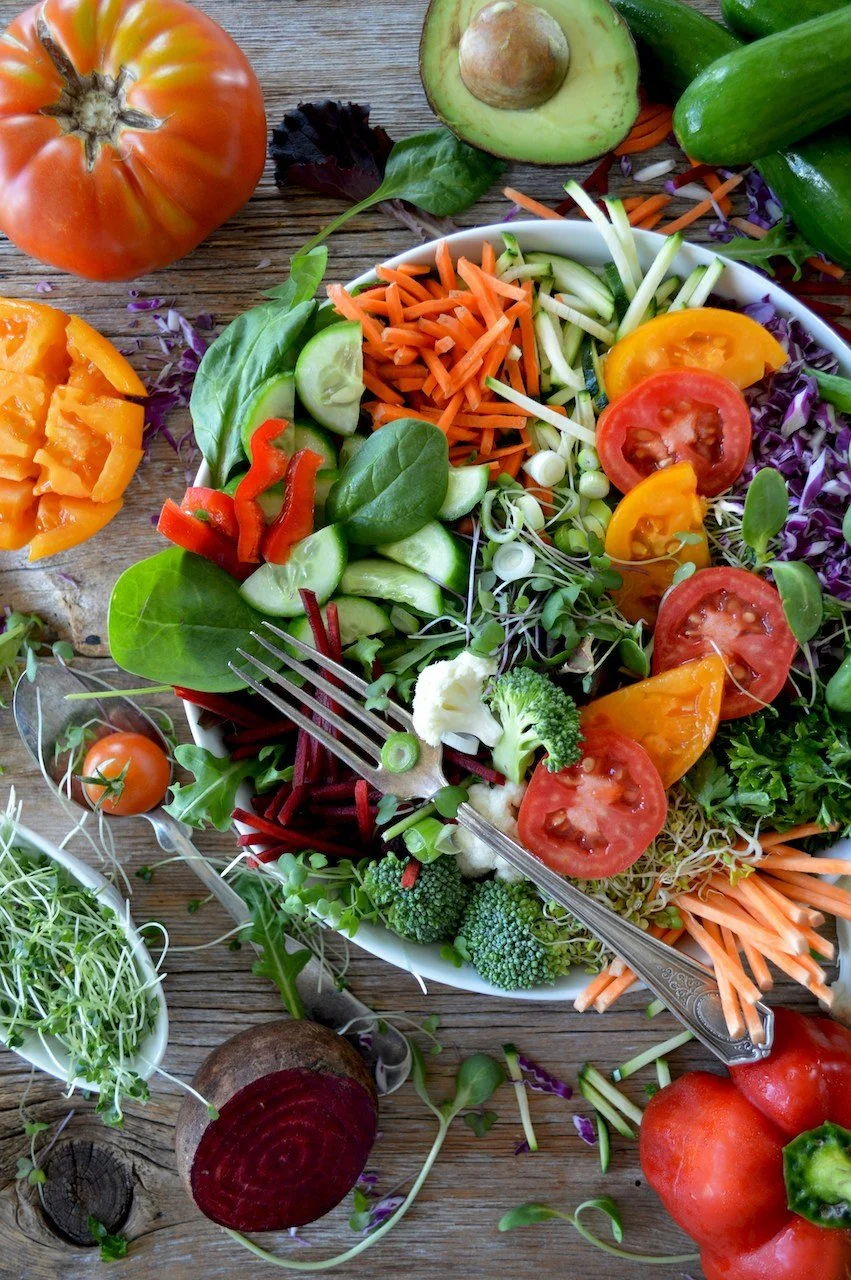diverse mixed salad bowl