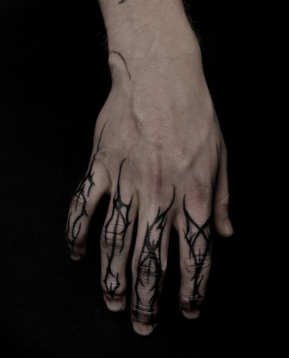 20250430_void_jah_fingers_01.jpg