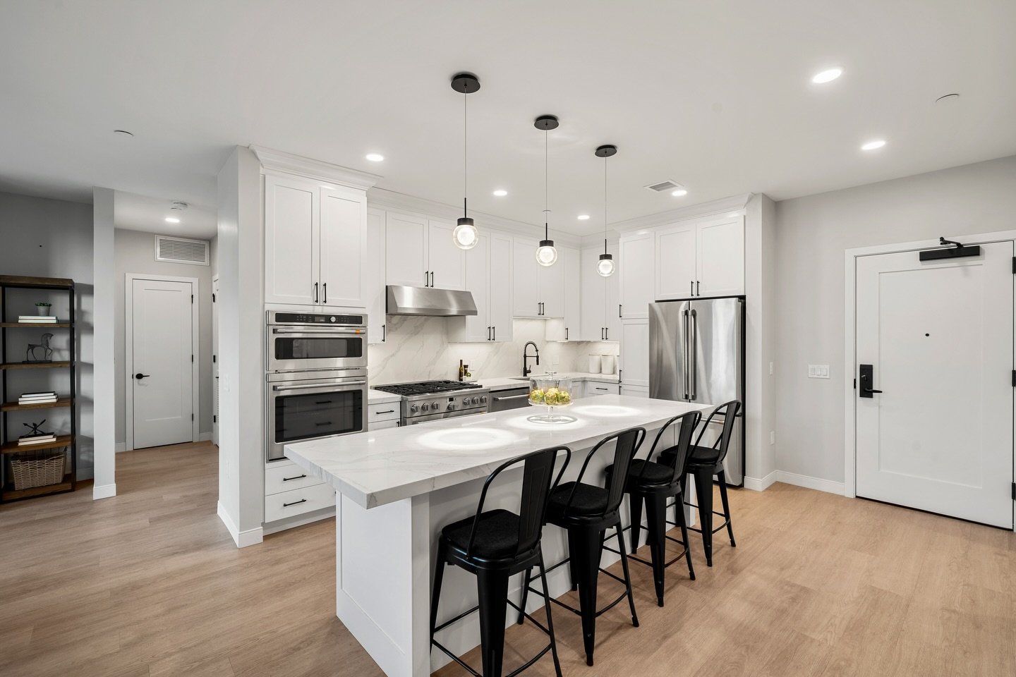 ✨ Penthouse Living at Tuscan Village ✨

Excited to bring a rare opportunity to market at 18 Artisan in Tuscan Village. This 1,397 sq ft penthouse-level condo is the first resale ever offered on the top floor of the building.

💰 Offered at $1,375,000