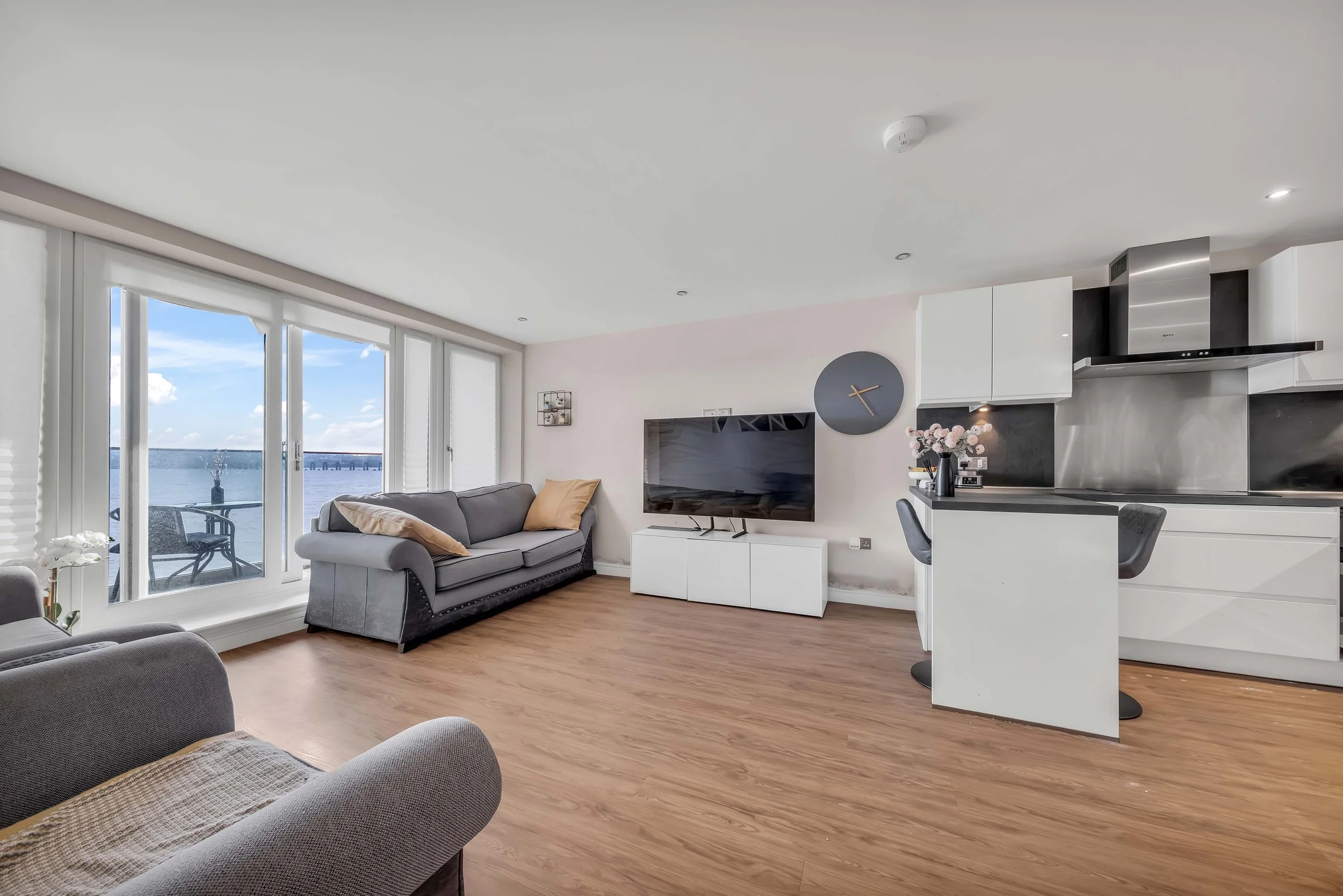 342 RIVERSIDE (25).jpg