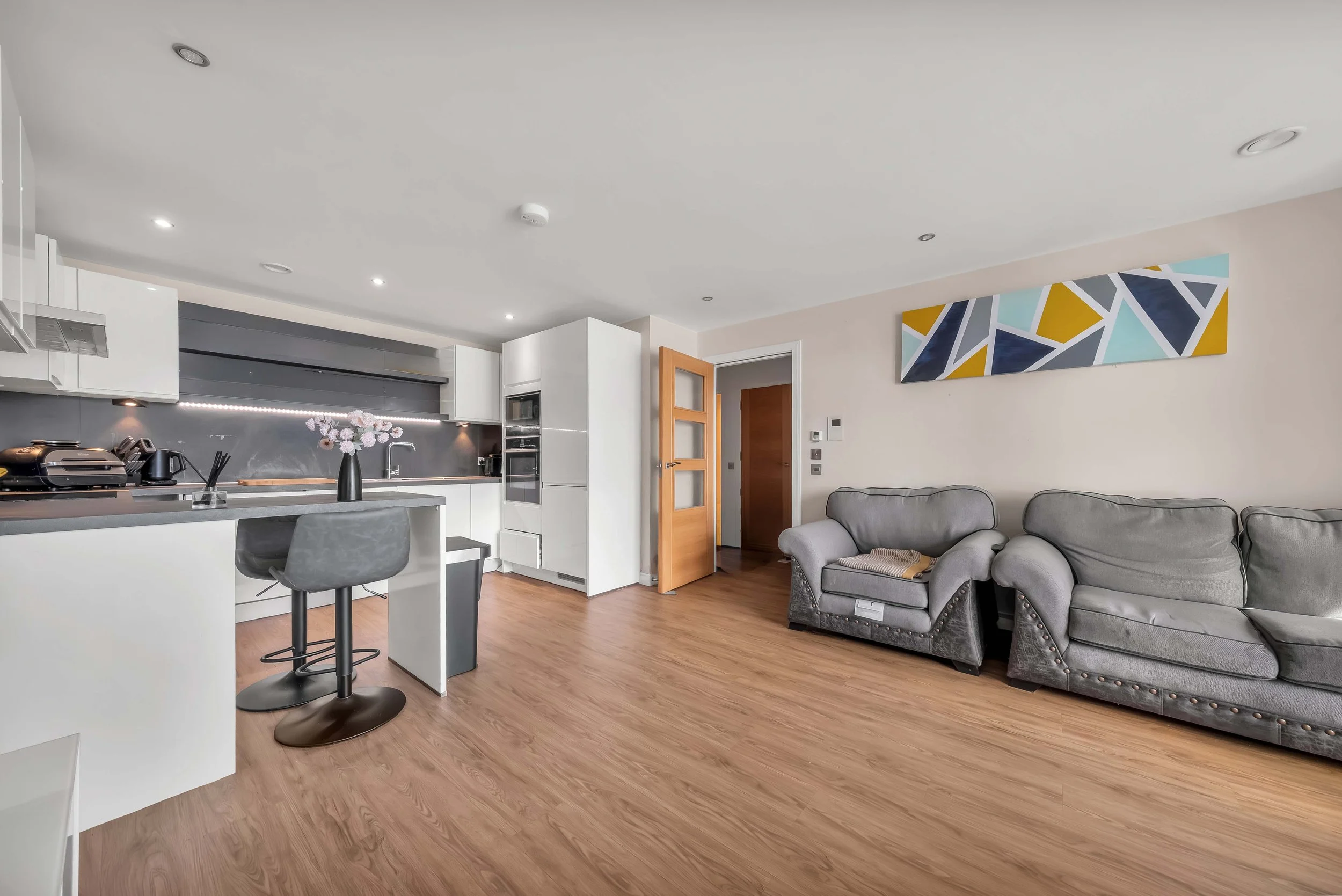 342 RIVERSIDE (26).jpg