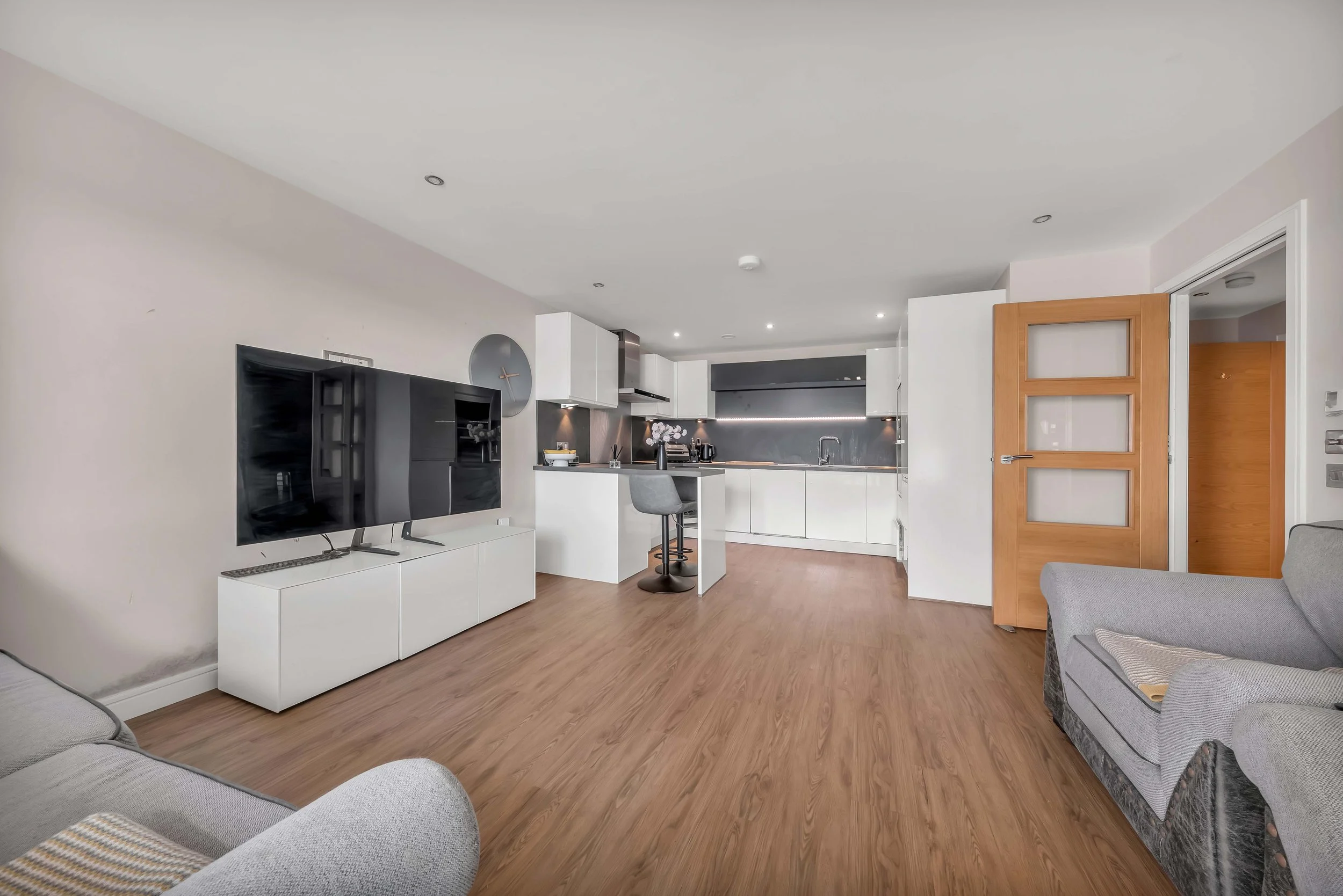 342 RIVERSIDE (27).jpg