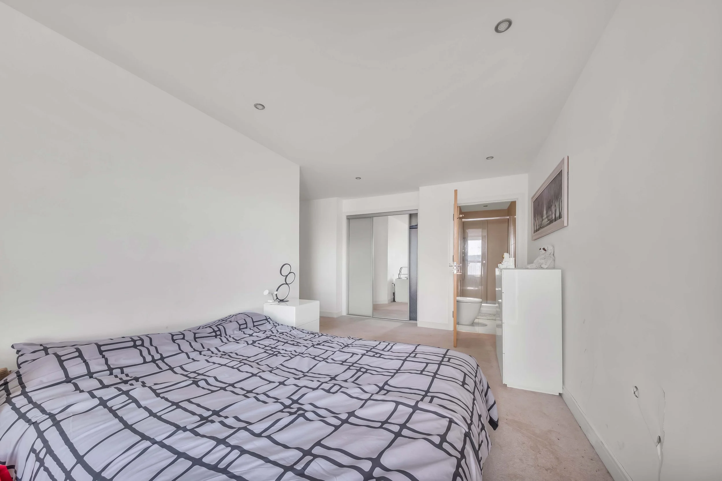 342 RIVERSIDE (31).jpg