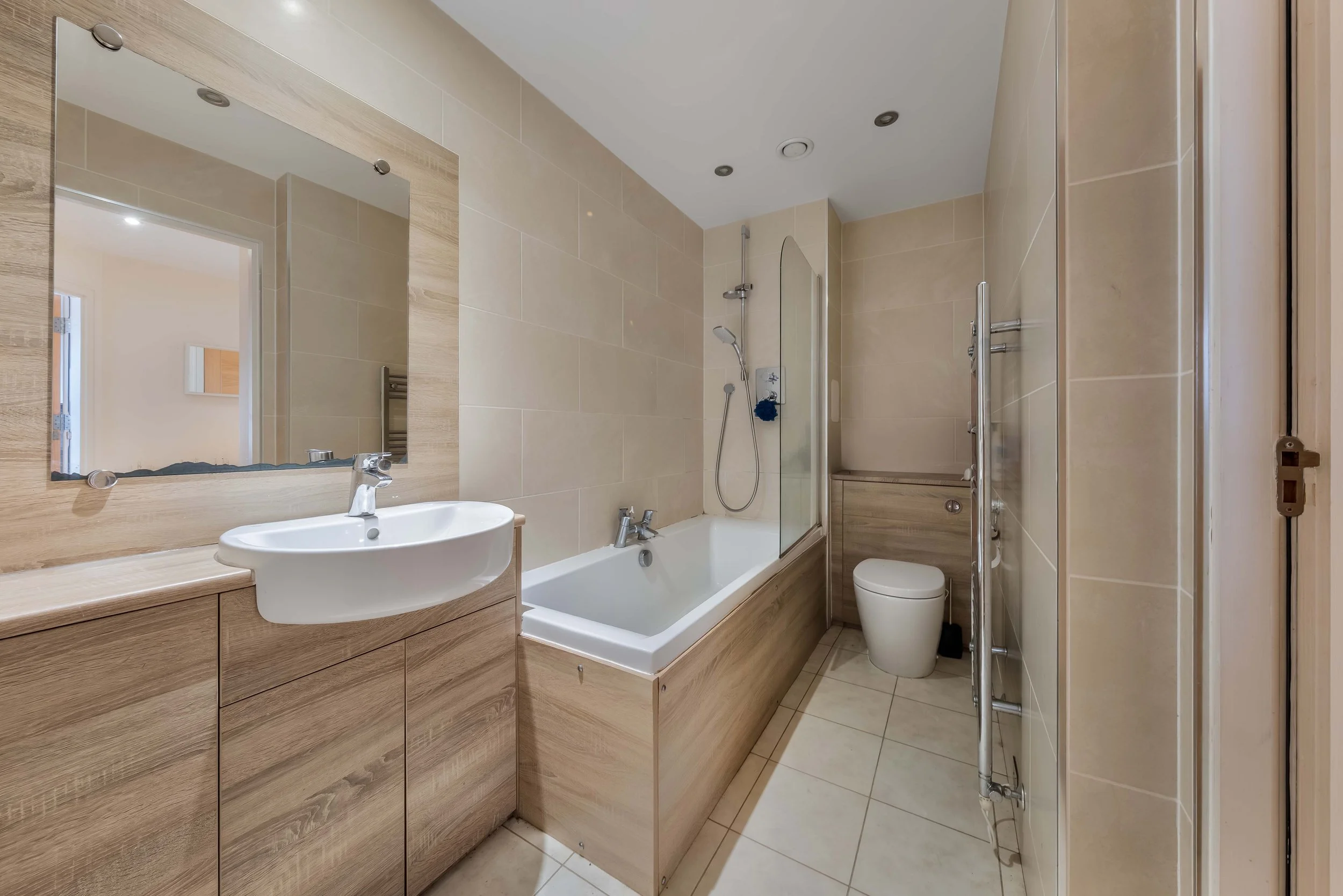 366 RIVERSIDE (1).jpg