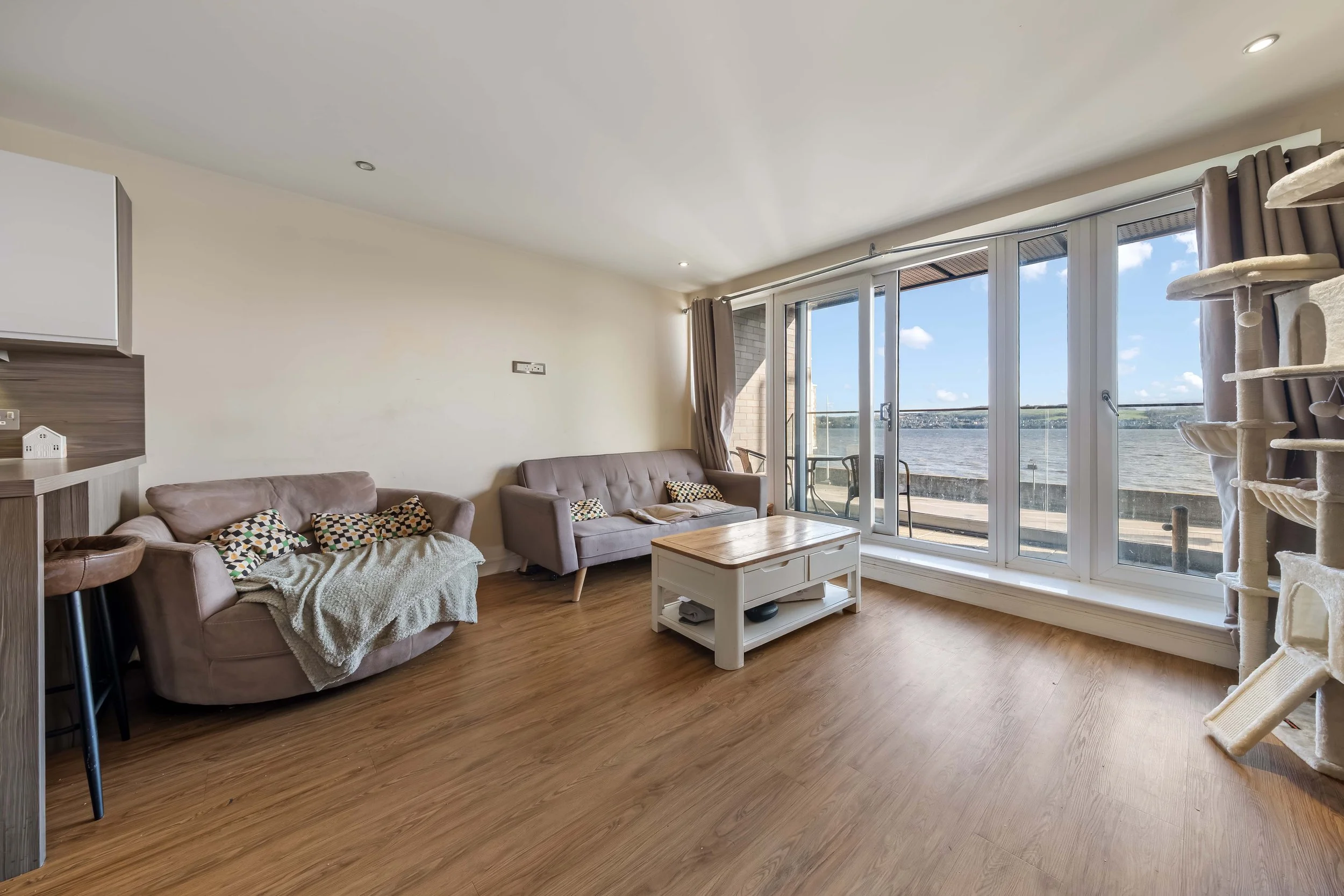 366 RIVERSIDE (33).jpg