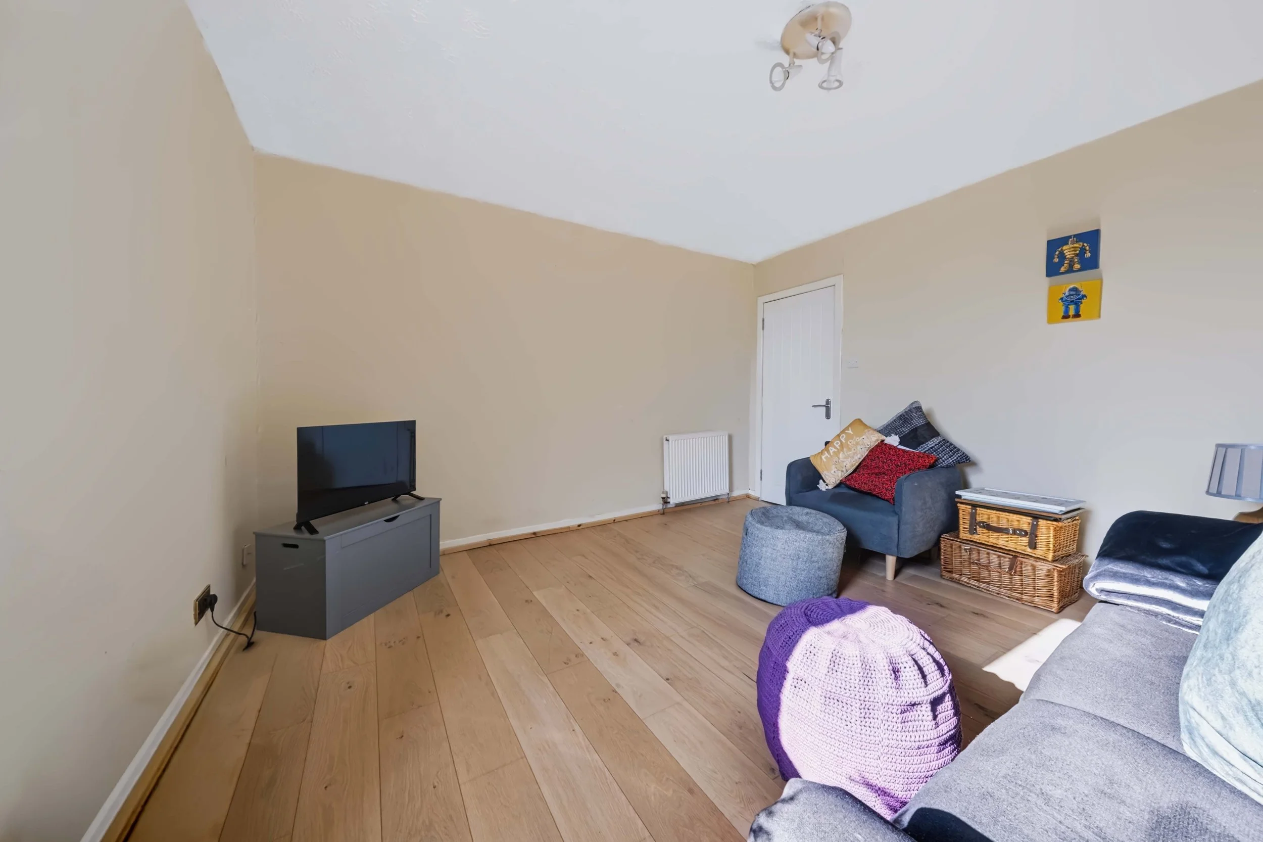 Living Room 3.jpg