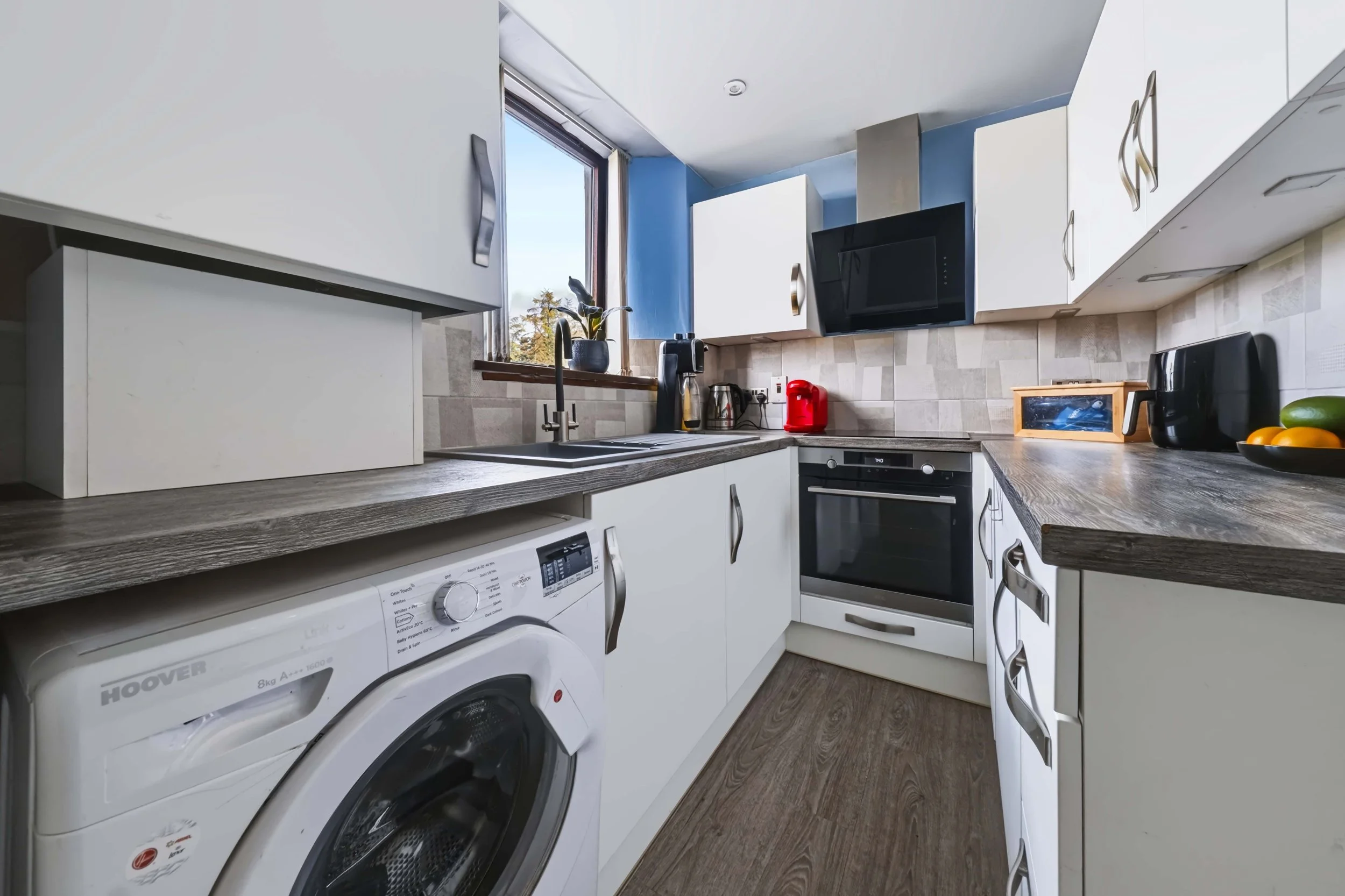 Kitchen 1.jpg