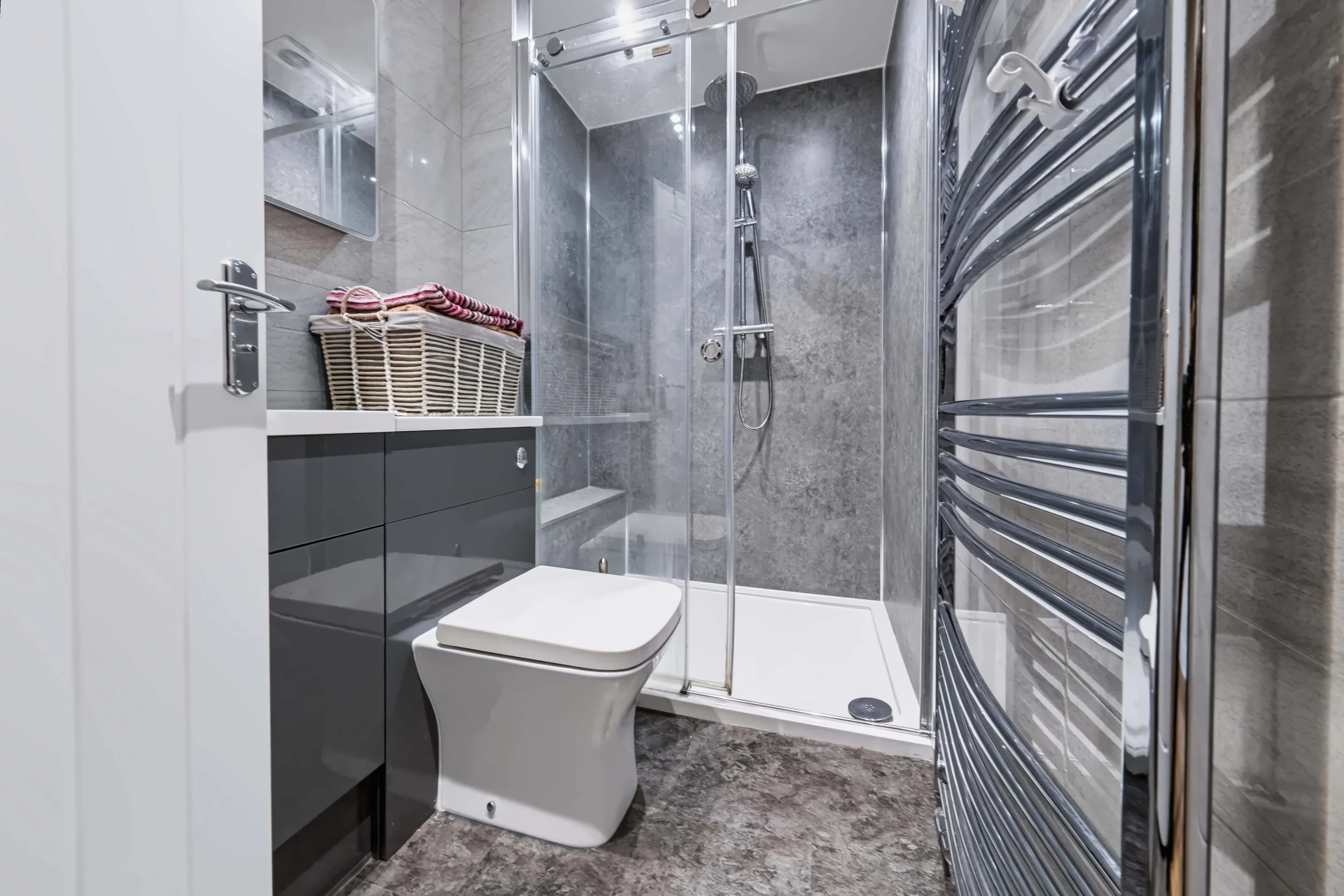 Bathroom 3.jpg