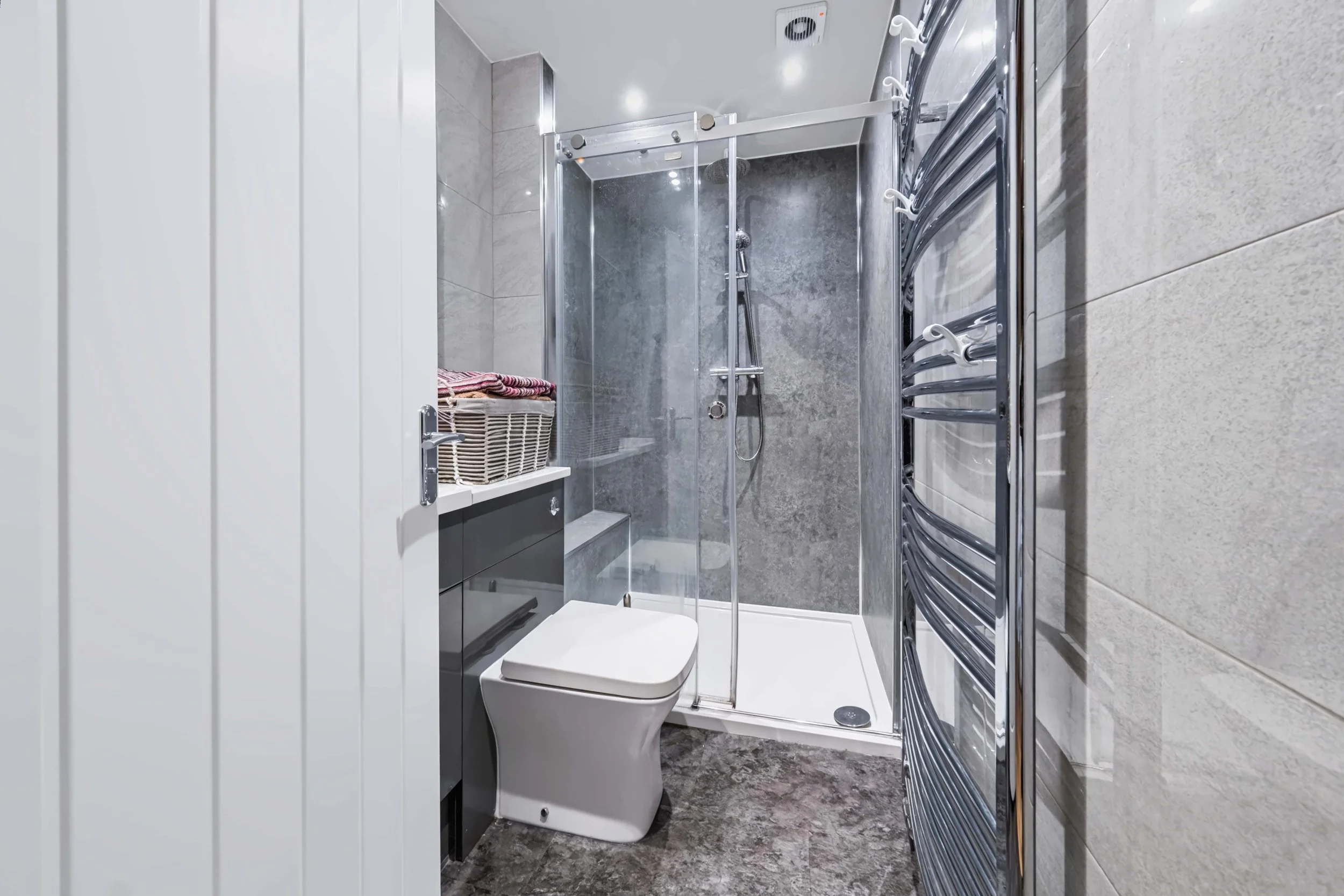 Bathroom 5.jpg