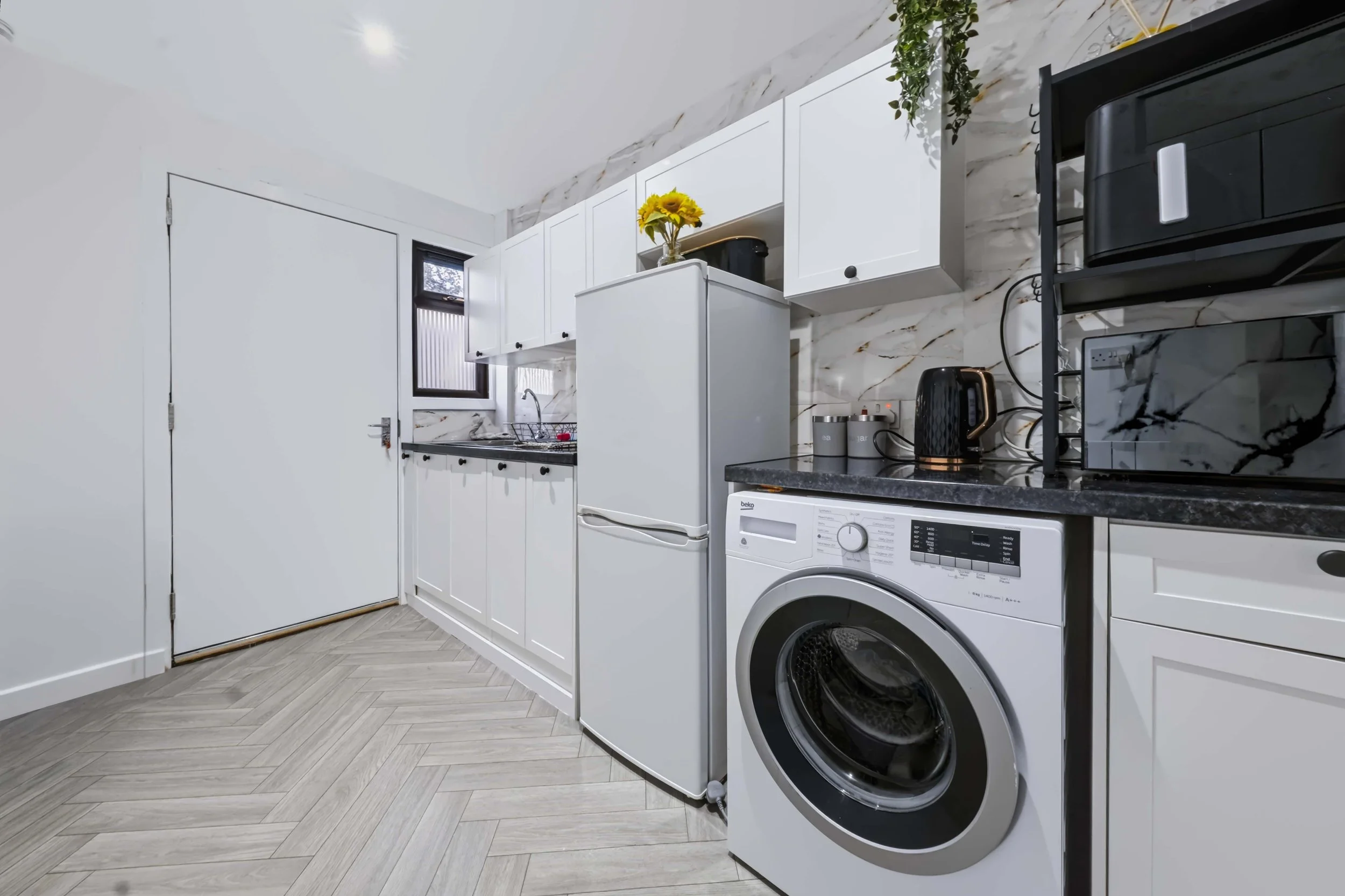 Kitchen 1.jpg