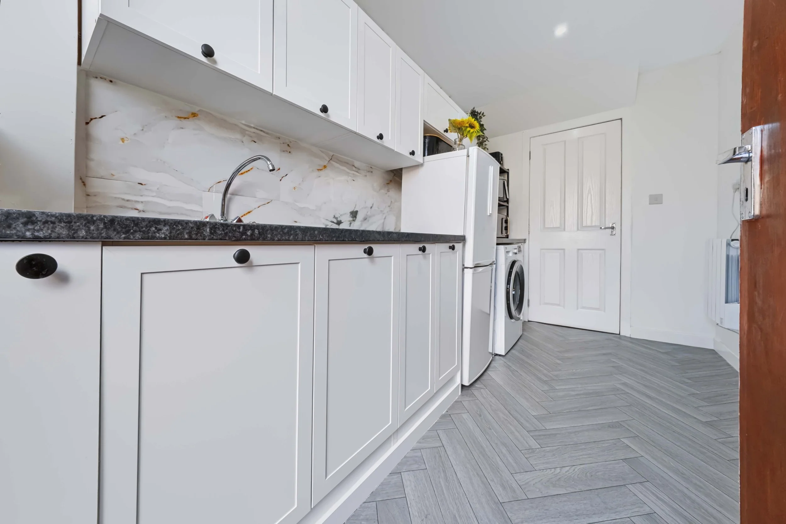Kitchen 4.jpg