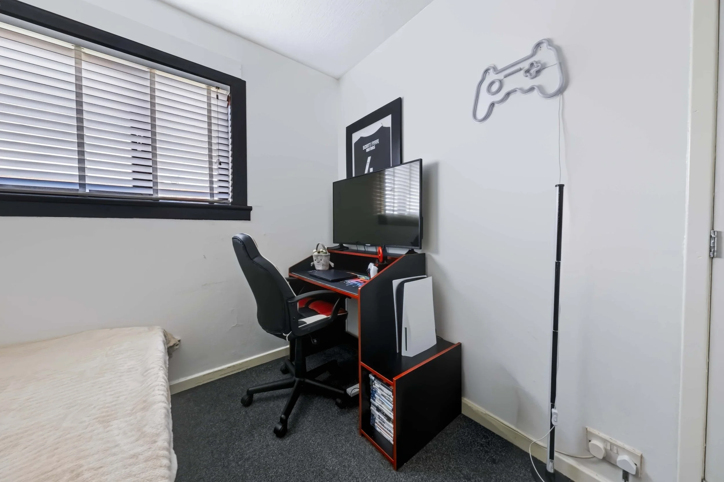 Bedroom 7.jpg