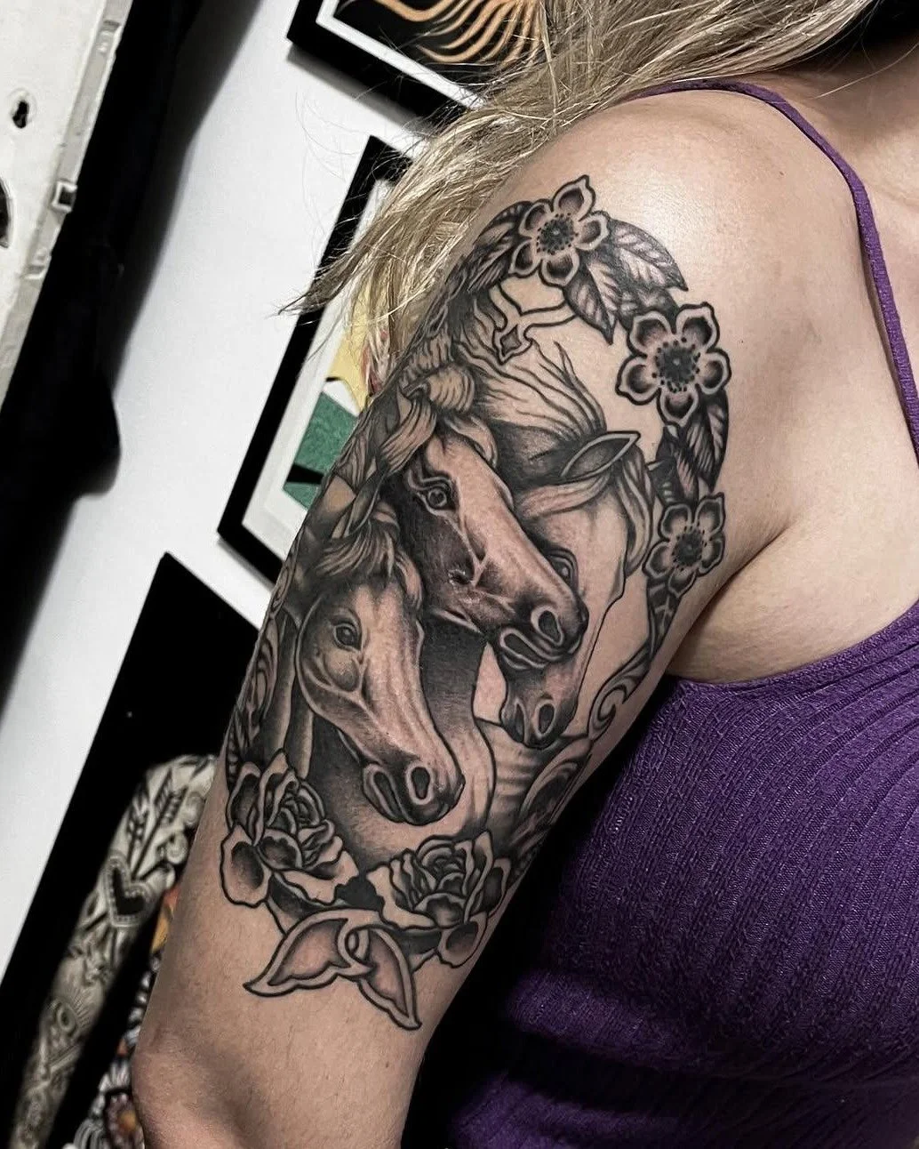 Alguns trabalhos da nossa residente @deboratattoos , muitos com sua est&eacute;tica Country que usa bastante em seu trabalho.
Agenda sempre aberta, contato diretamente com a tatuadora!