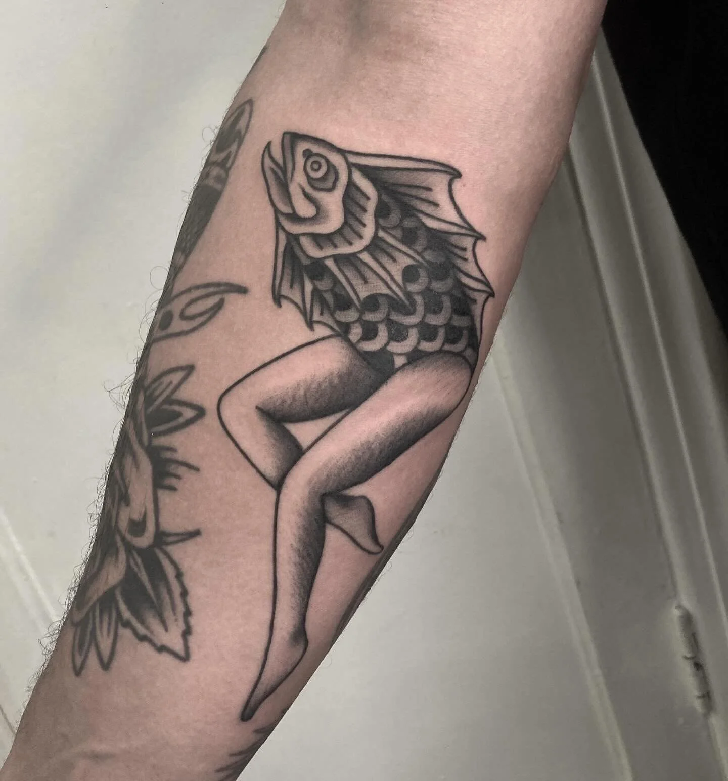 Sereia invertida feita pelo @leochavestattoo 
.
Quer uma tattoo diferente do que se v&ecirc; por a&iacute;? Chama a gente!