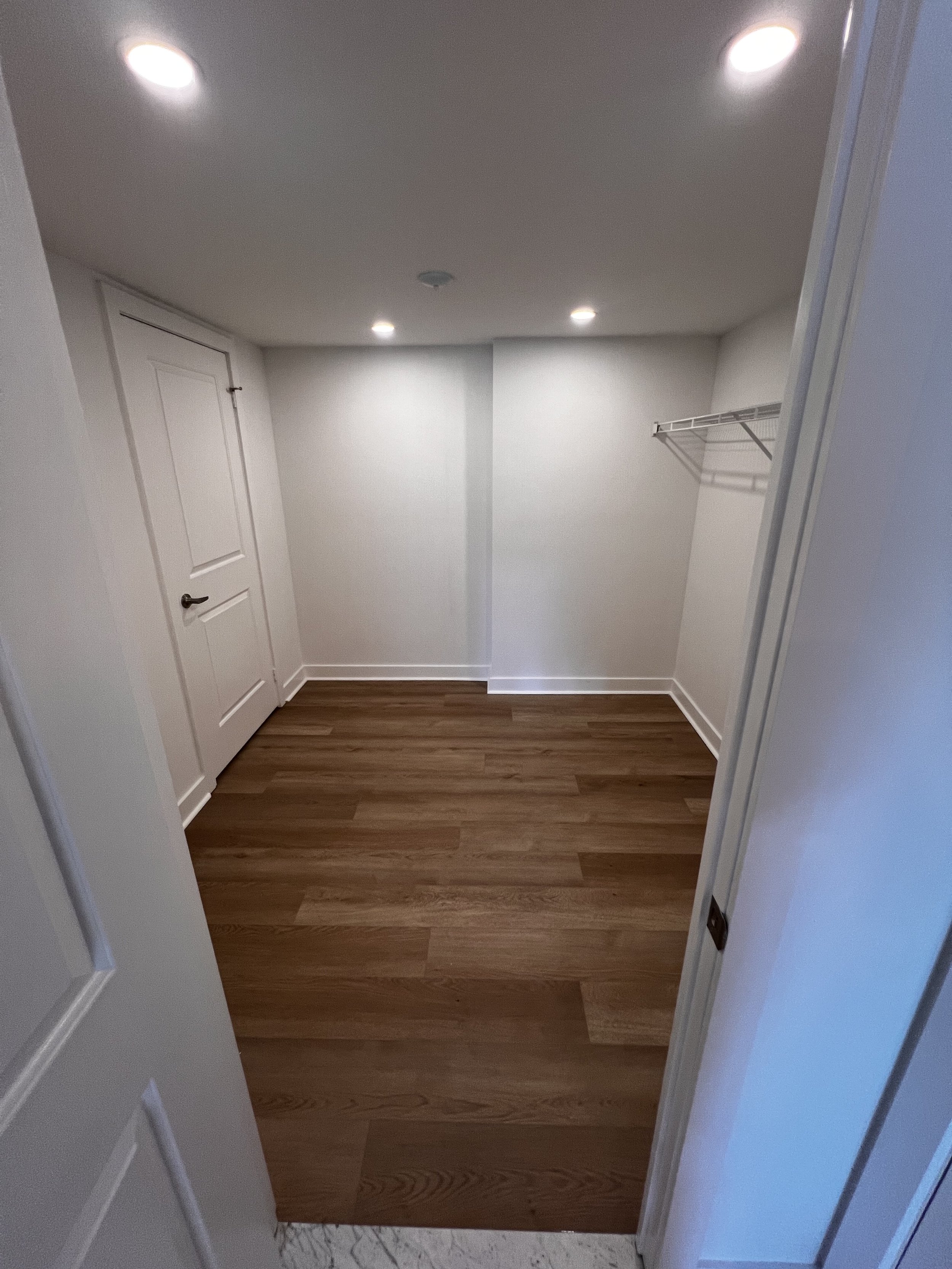 Floor Install/Paint - Toronto, ON