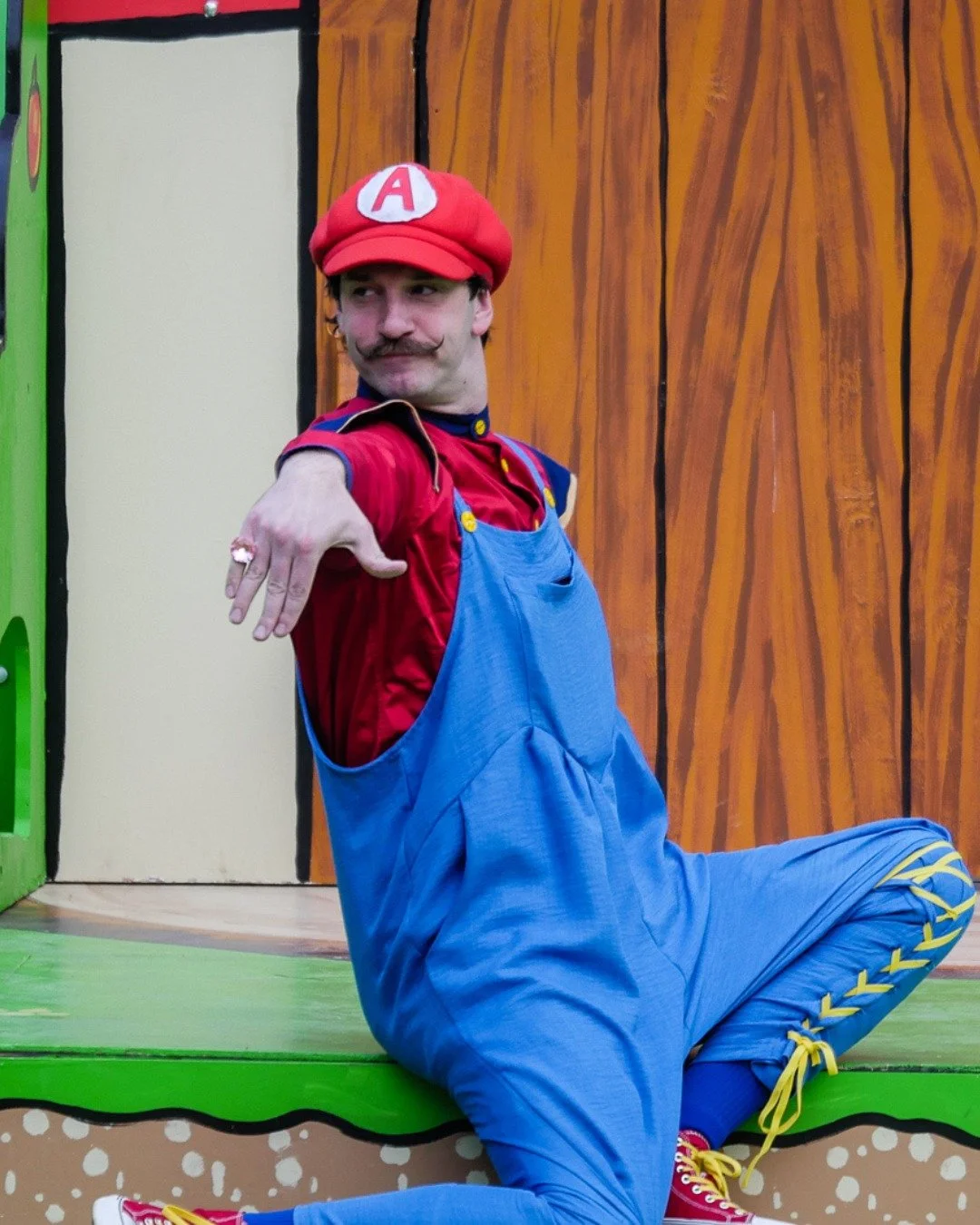 This diamond? Flawless. My diamond? Flawless. 💍
This rock? Flawless. My Roc? Flawless. 💅
Mark woke up like this. Mark woke up like this&hellip;! ✨

&ldquo;The Comedy of Errors&rdquo; is FLAWLESS! Join us in a park near you and prepare to be blown a