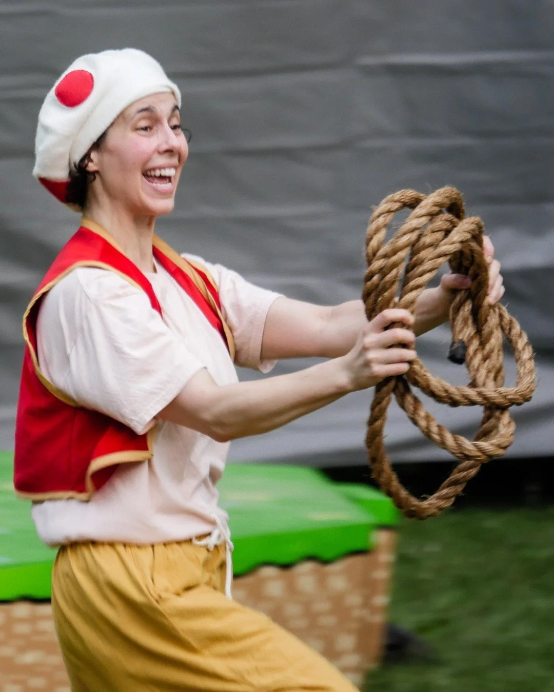 Secured the rope ... ◝(ᵔ ᗜ ᵔ)◜

&ldquo;The Comedy of Errors&rdquo; will have you roped in from start to finish! There are tons more chances to catch our show in case you&rsquo;re tied up tonight - come get knotty with us in the parks! 🪢

📸 The incr