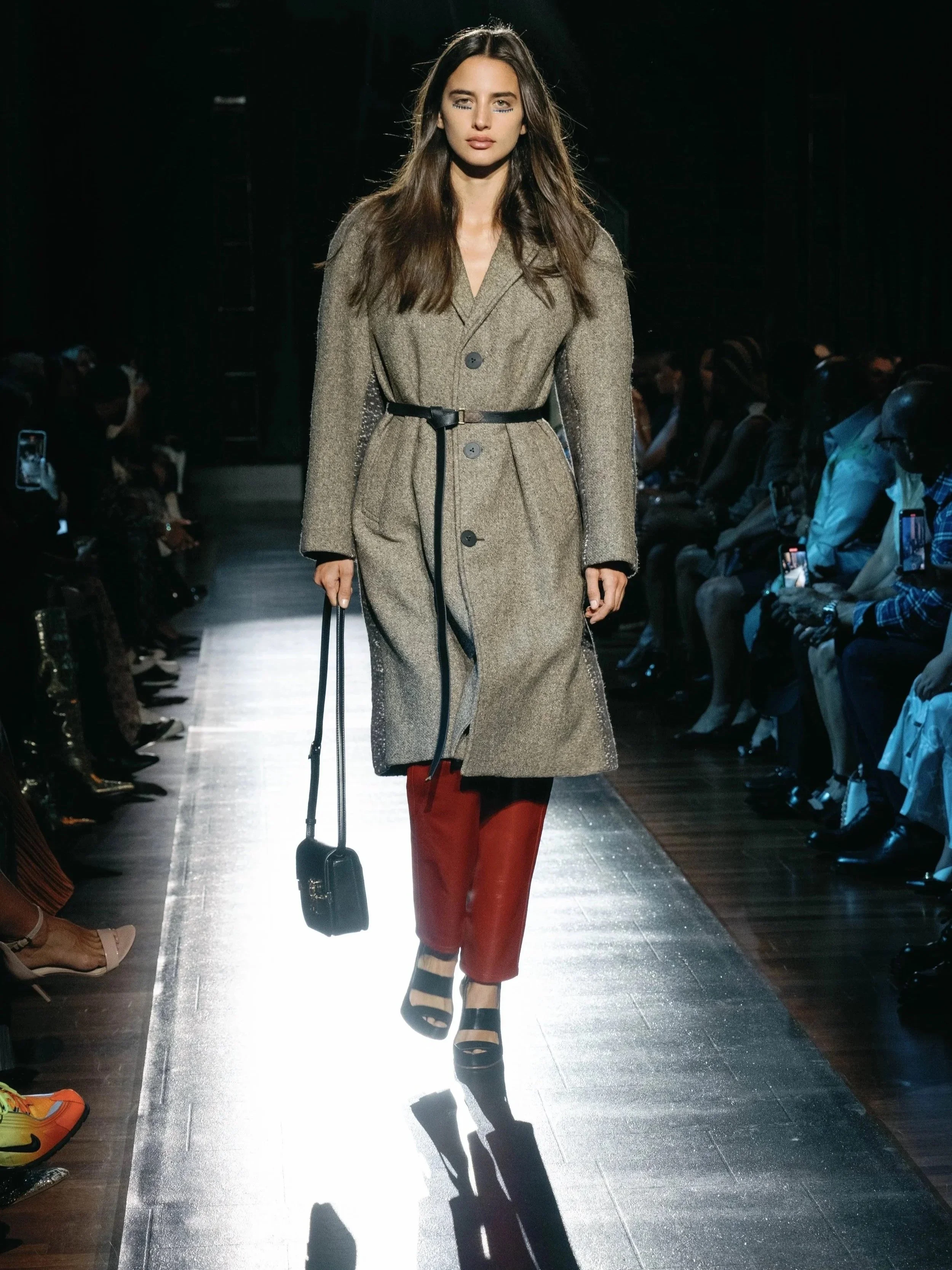 Louis Vuitton FW 23/24 
Lead Makeup and Hair Mark Williamson
Team Leader Hair Duber Osorio
Team Leader Makeup Pablo Rivera
Makeup on Mili by me 