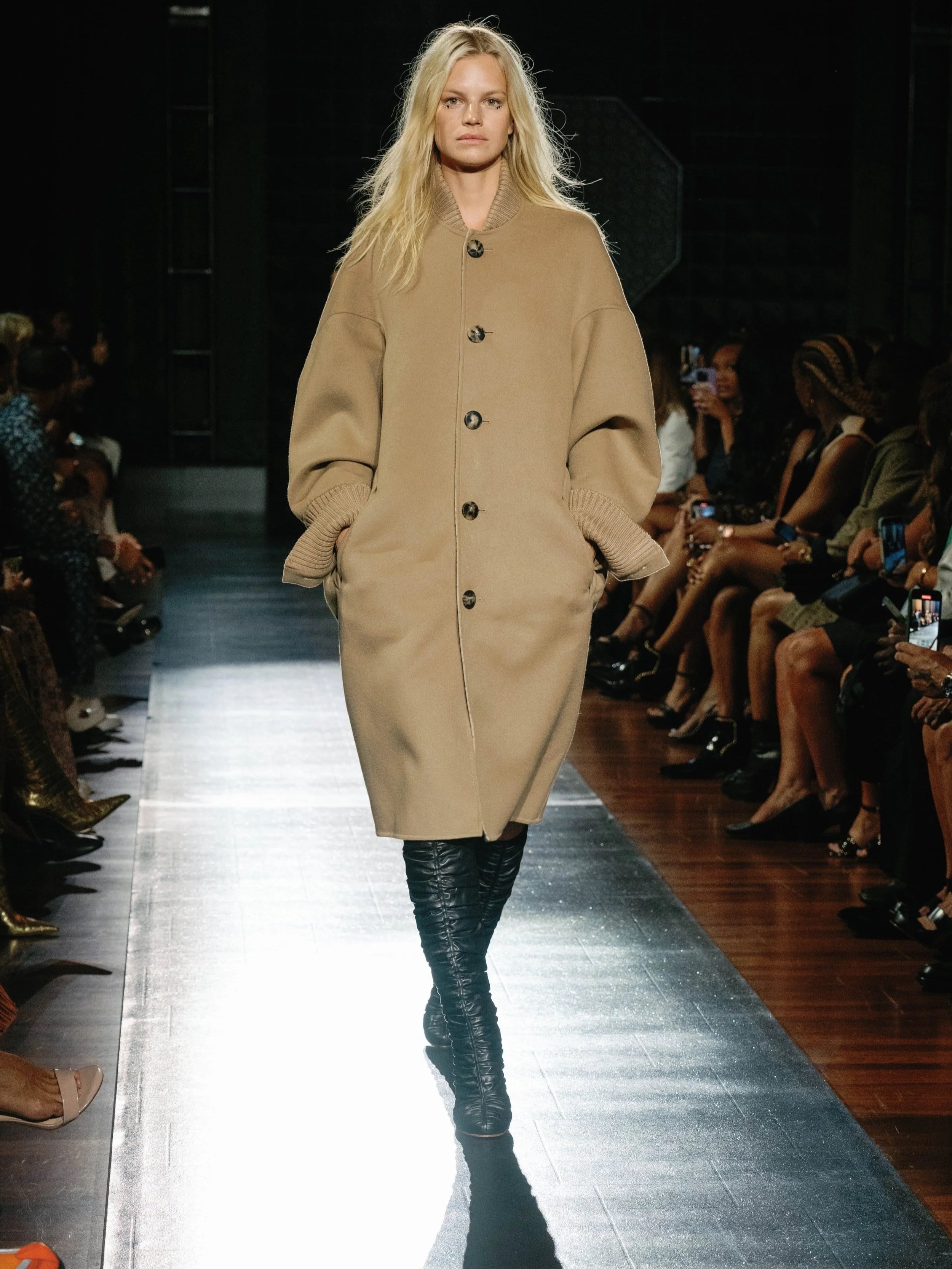 Louis Vuitton FW 23/24 
Lead Makeup and Hair Mark Williamson
Team Leader Hair Duber Osorio
Team Leader Makeup Pablo Rivera
Makeup on Nadia by me 