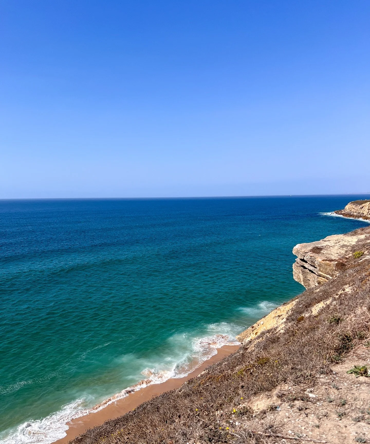 Revisiting one of my favorite moments from Portugal. If you&rsquo;re spending time near Sintra, Azenhas do Mar is guaranteed to be a memorable add-on.

Here's an easy way to spend the day:

&ndash; Lunch at Bar do Fundo on Praia Grande
&ndash; Follow