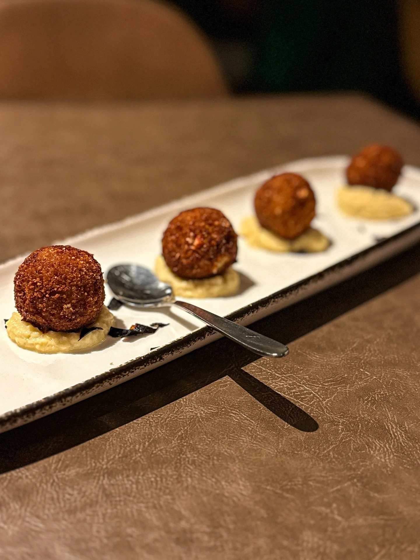 Lecce is not short on great places to eat, but @ilatini_restaurant was one of my favorites. It's tucked along a lovely street in Old Town, with friendly service, fresh flavors, and great house wine. Definitely one to add to your list.

#leccefood #le