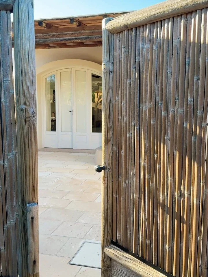 When I first arrived in Italy late at night (9pm on Easter Sunday), I was welcomed by two sweet pups, a table set just for me, and a lovely dinner.
 I woke up the next morning to the most peaceful surroundings. The one downside is that I only got to 