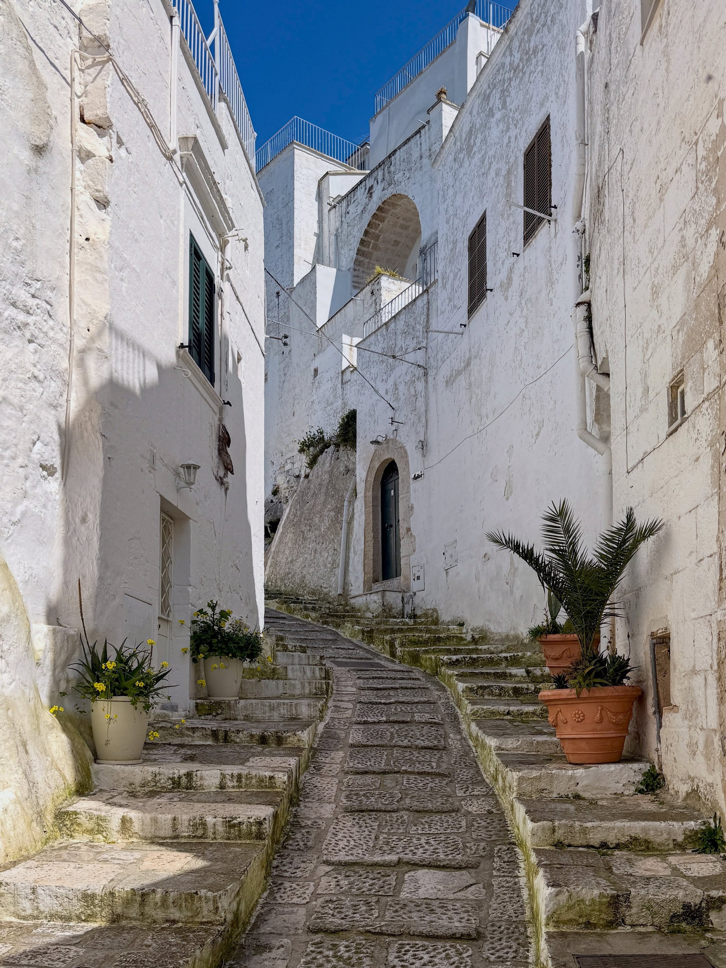 One look at Ostuni and you instantly understand why it's called the White City. 

Don't just make it a day trip though - wander in the evening, too. Find a table at  @trattoriafaveefogghje for something really authentic, and if you happen to end up a