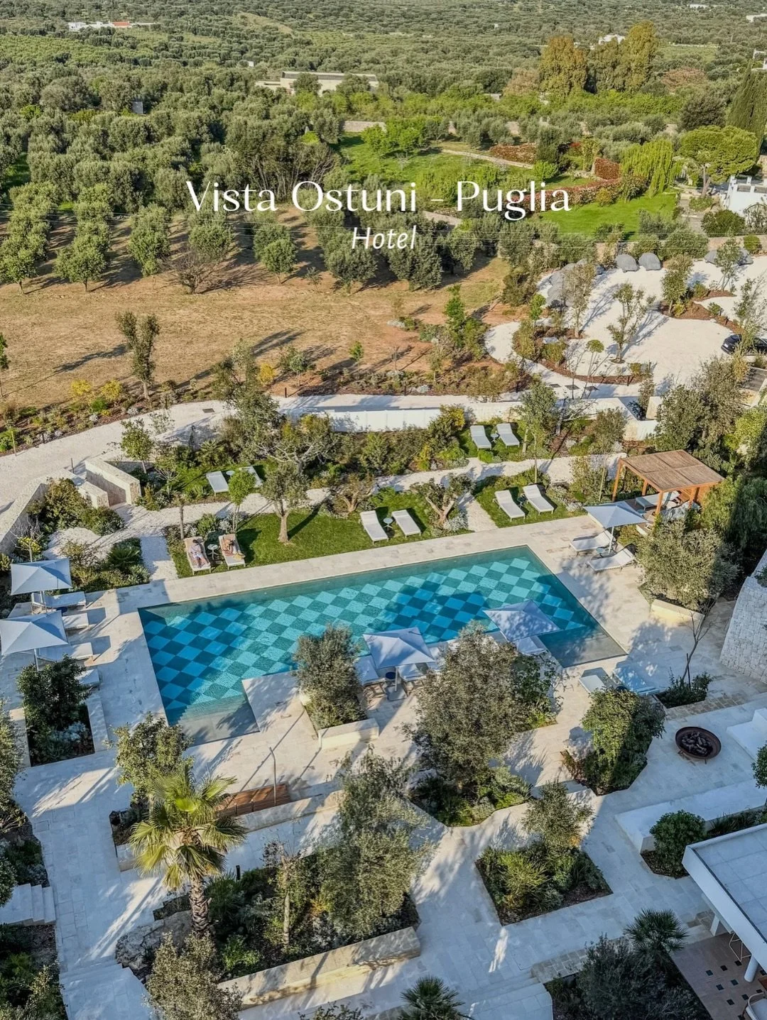 We got lucky with our room at @vistaostuni.

Step onto the deck and you're looking at the White City on one side, and the Adriatic on the other. We walked to Ostuni every day - right across the street and up a short hill.

The rooms are spacious and 