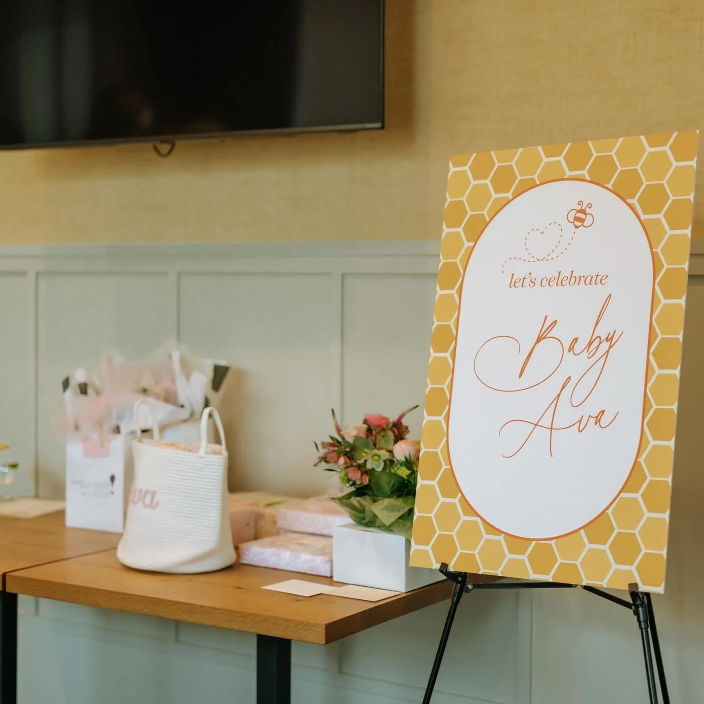 Celebrating Baby Ava 🐝💛

📸 @risamckinneyphoto