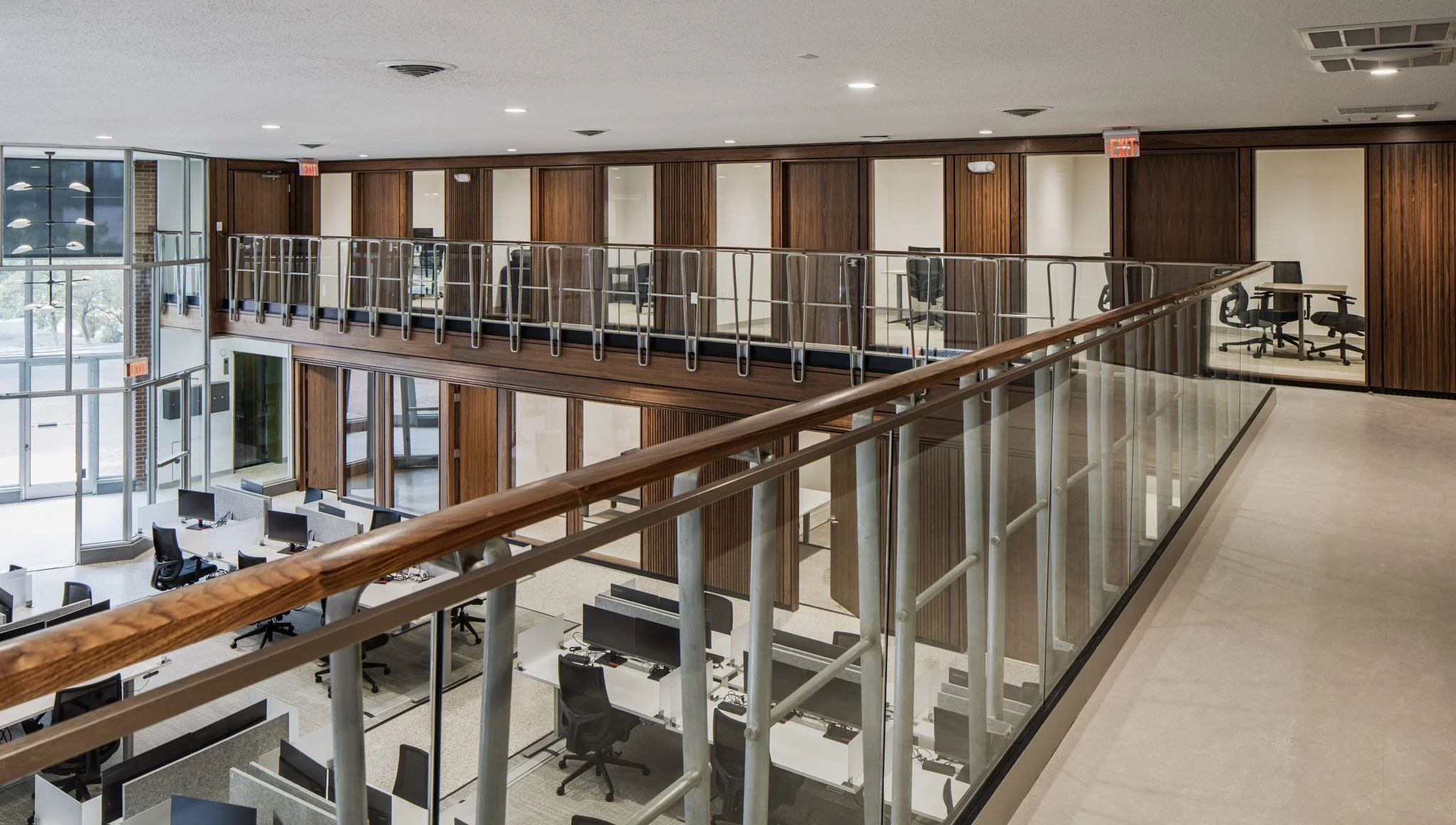 11-130 N Steele Street - Interior 11 Final.jpg