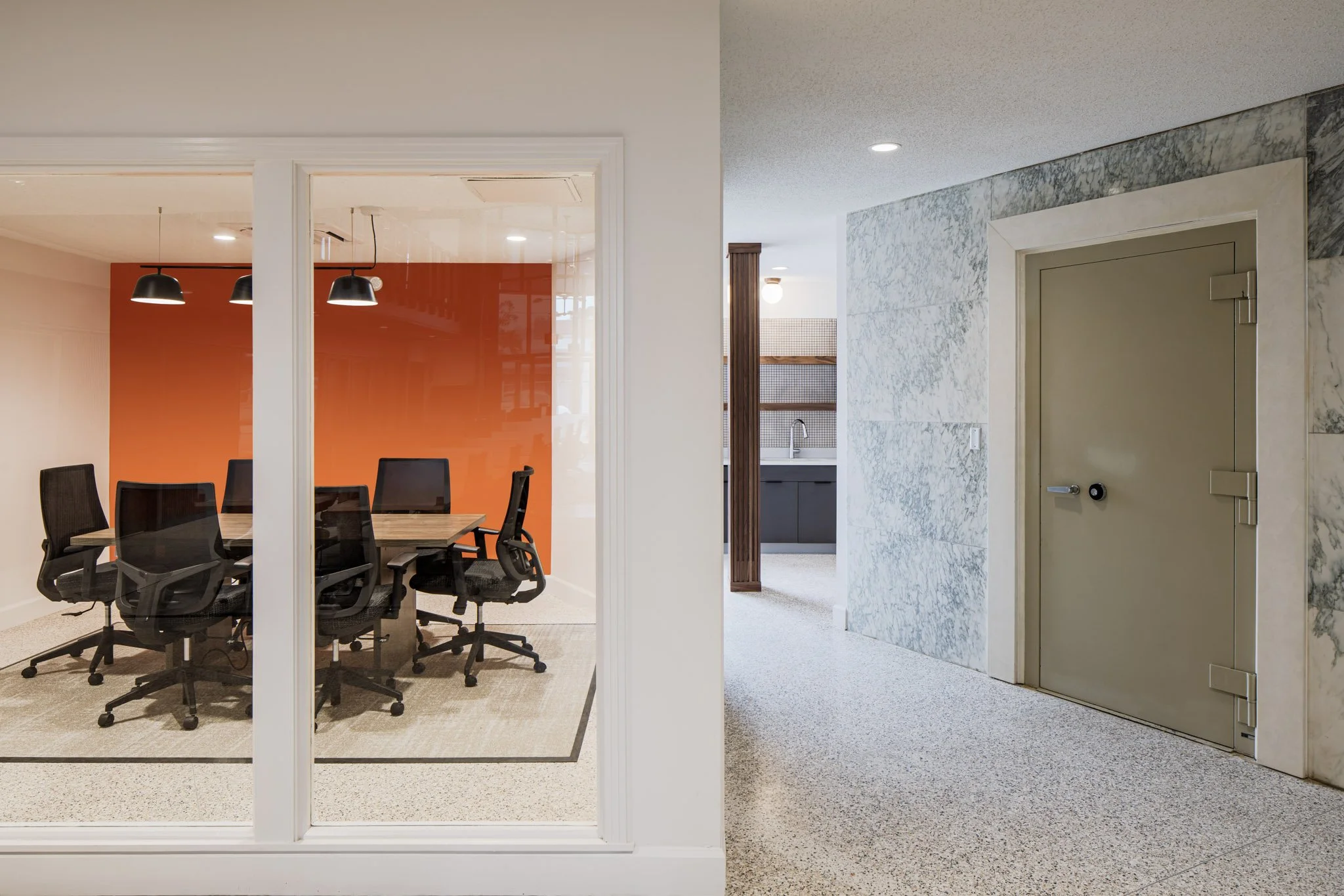 5-130 N Steele Street - Interior 08 Final.jpg