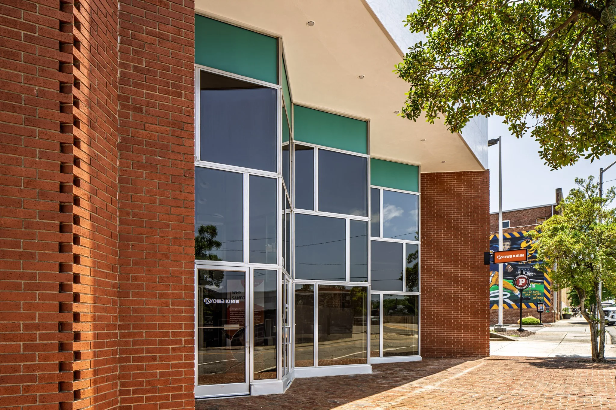 18-130 N Steele Street - Exterior 07 Final.jpg